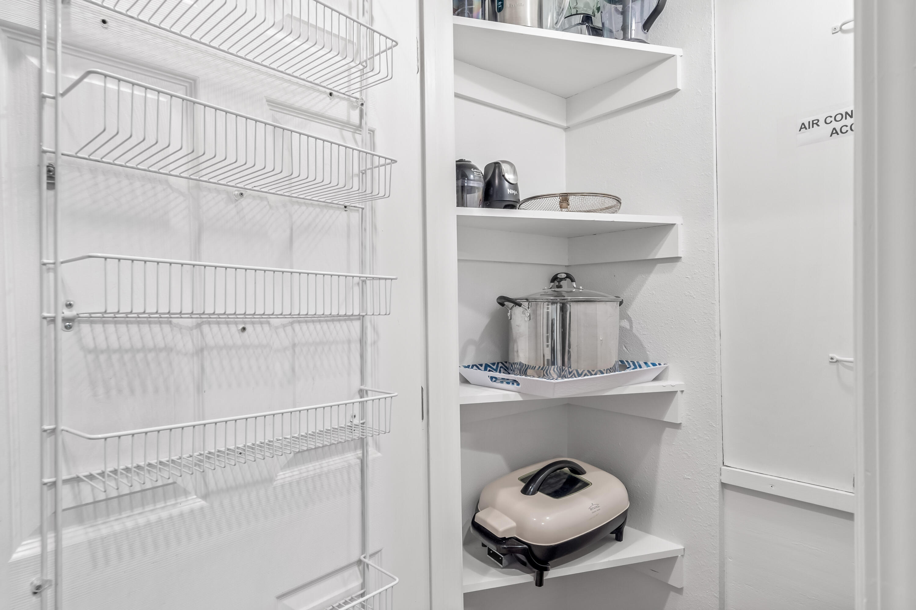 SEAGROVE SHORES 4TH ADD - Residential