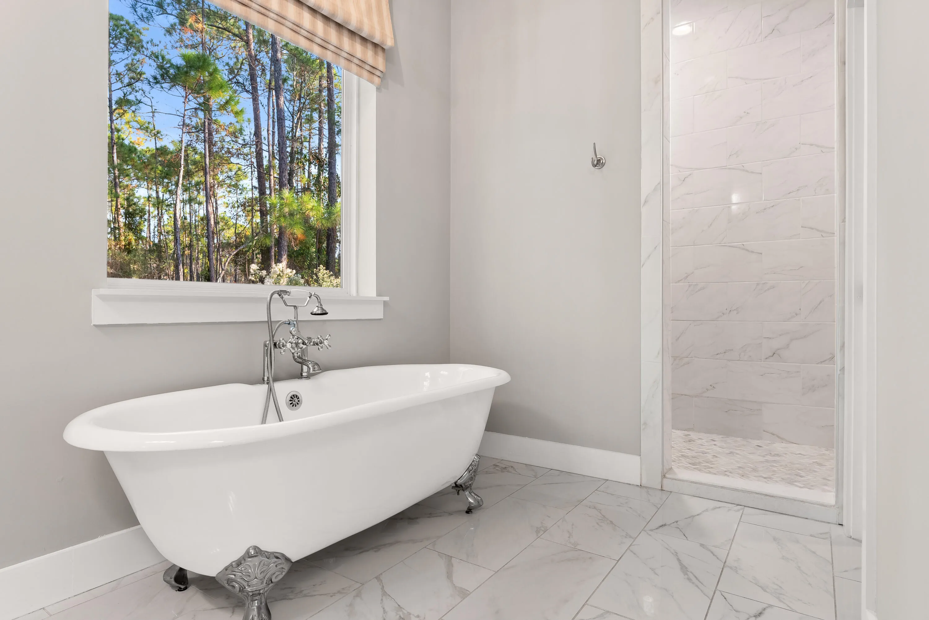 Tucked away on a quiet cul-de-sac, this beautiful coastal home offers – image 22