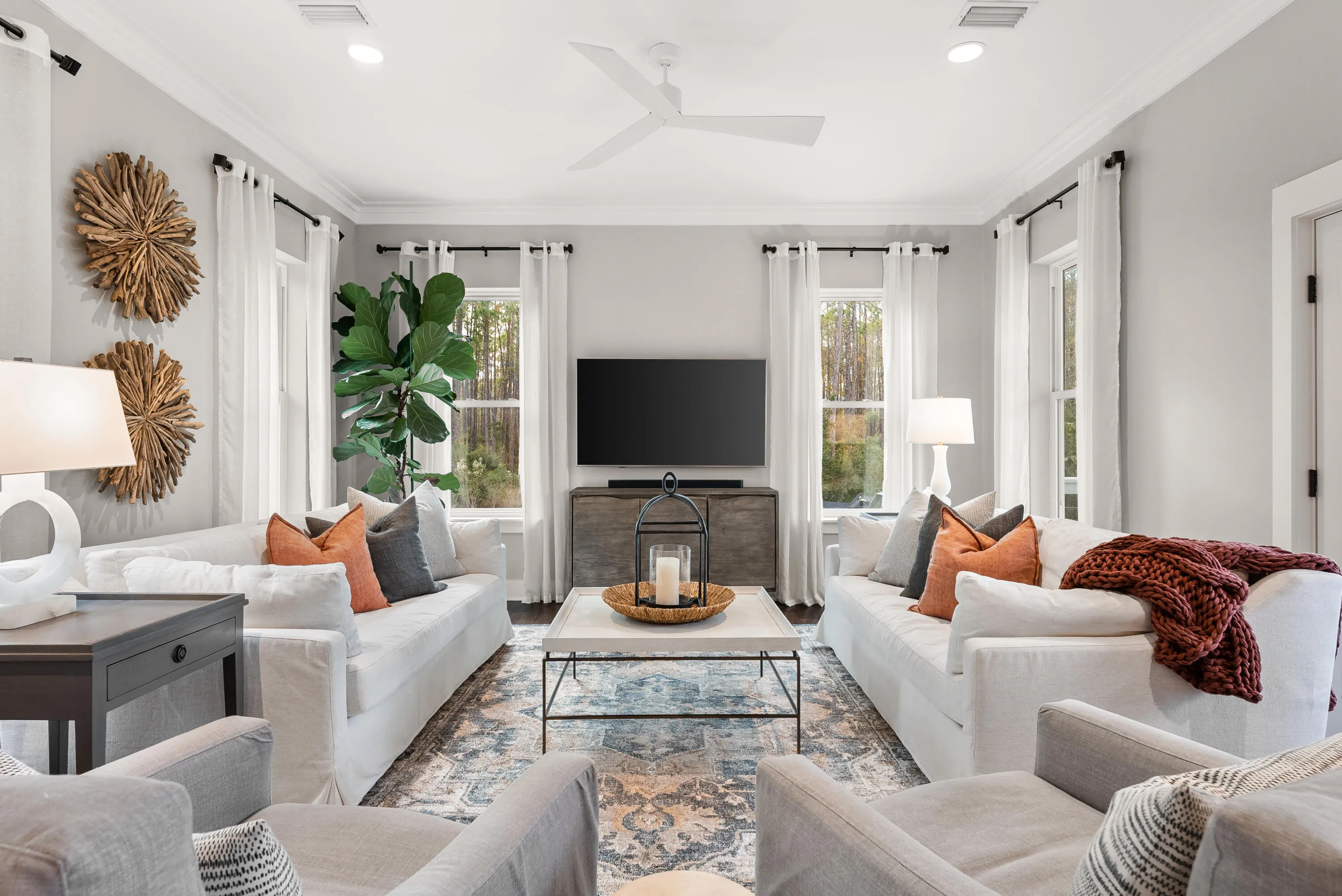 Tucked away on a quiet cul-de-sac, this beautiful coastal home offers – image 7