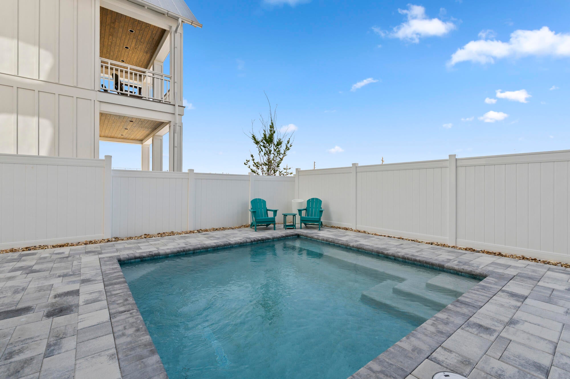 5944 Gulf Drive