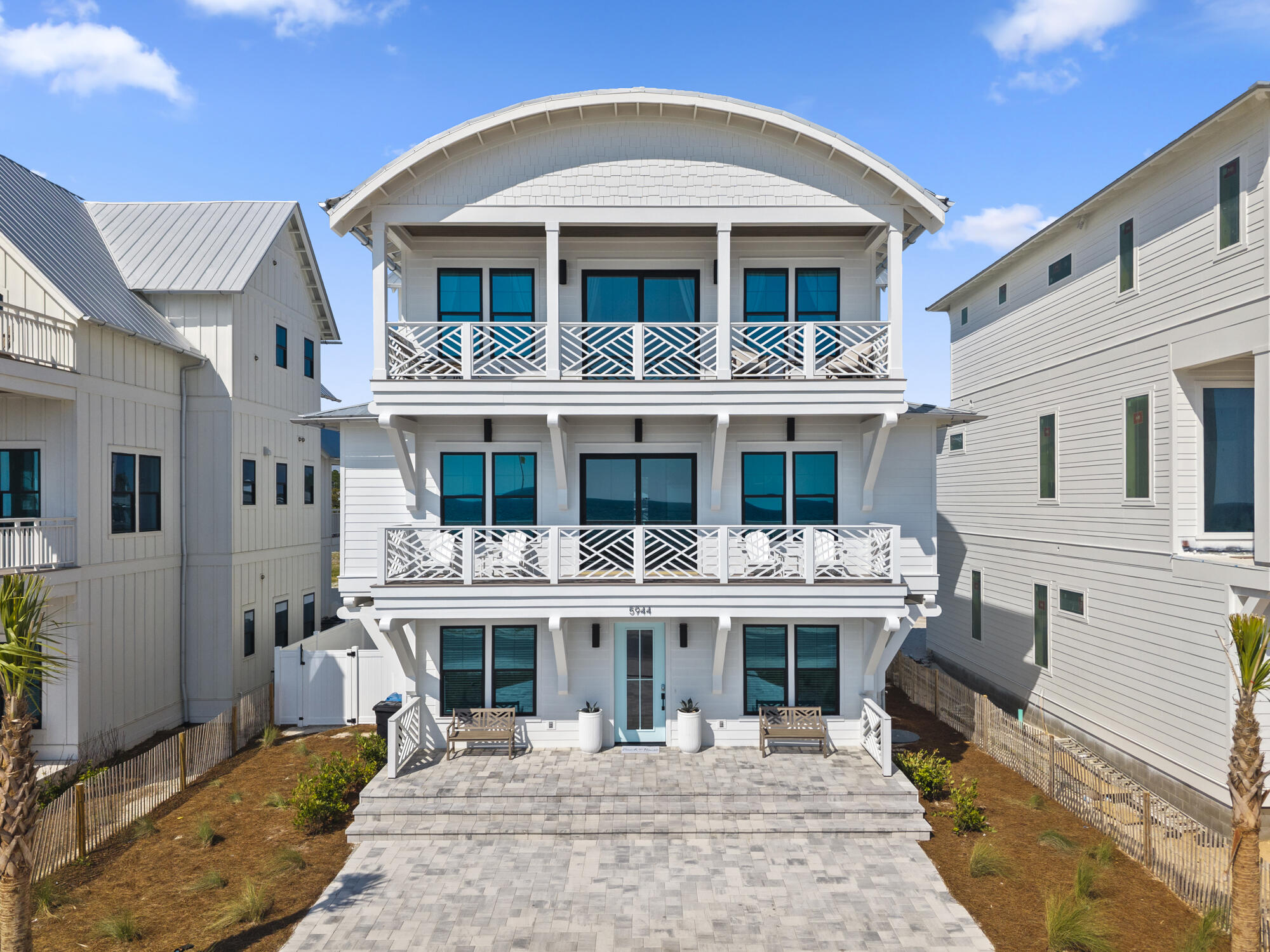 5944 Gulf Drive