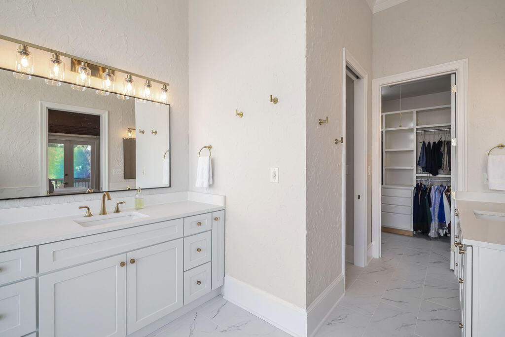 BURNT PINE - Residential