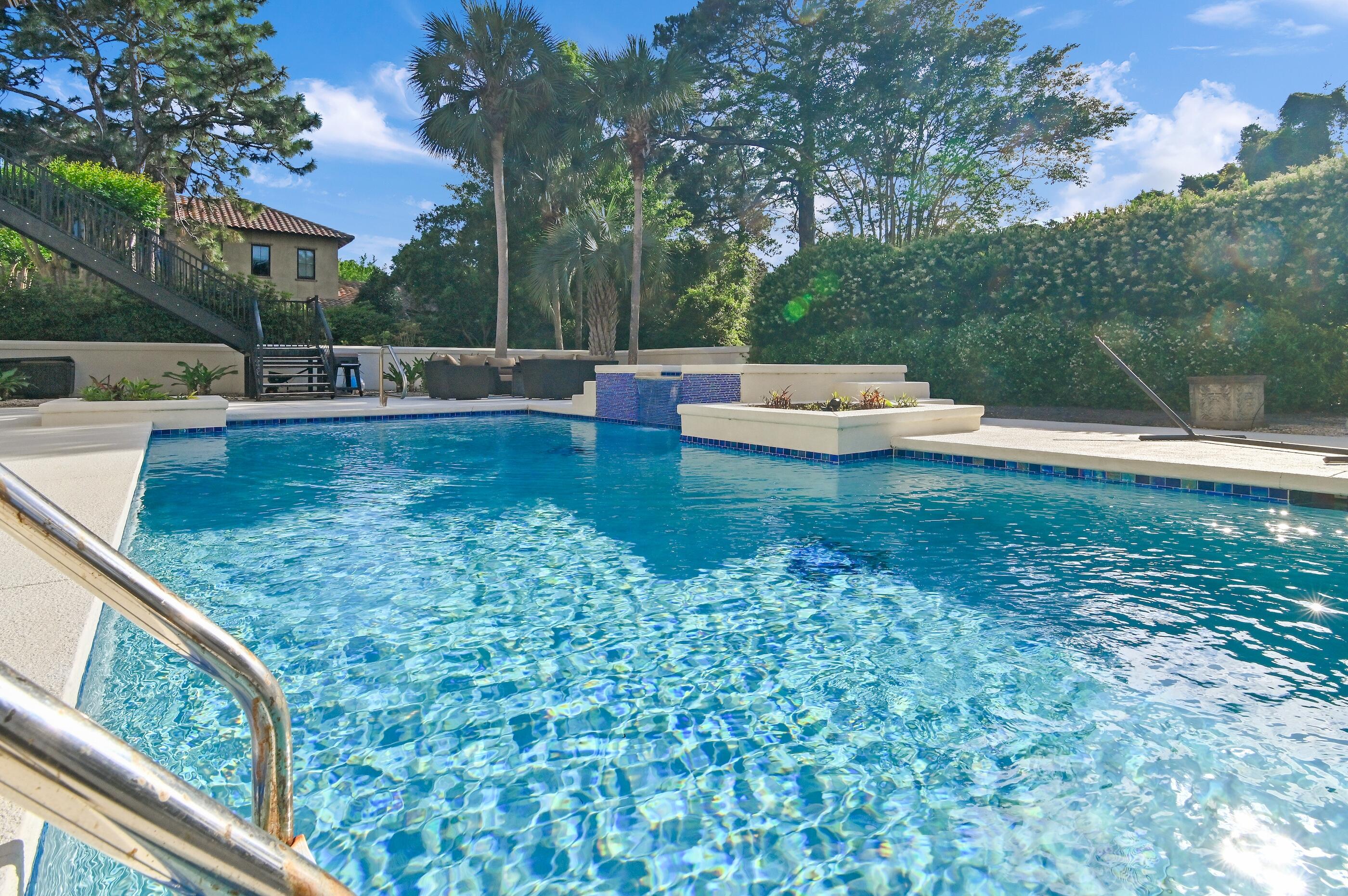 BURNT PINE - Residential