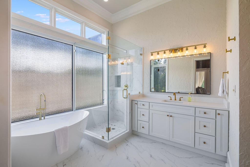 BURNT PINE - Residential