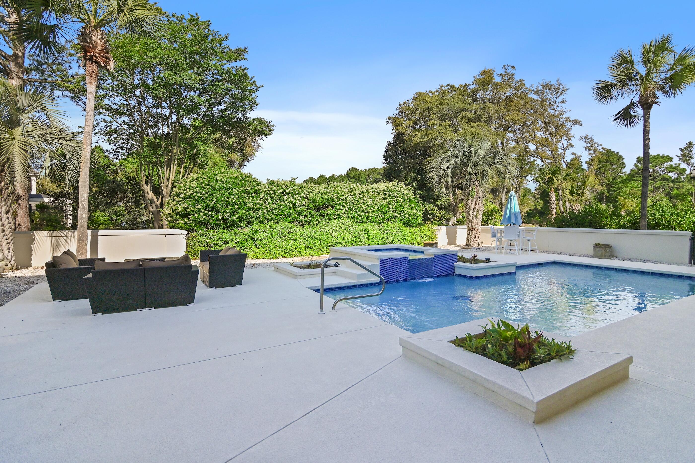 BURNT PINE - Residential