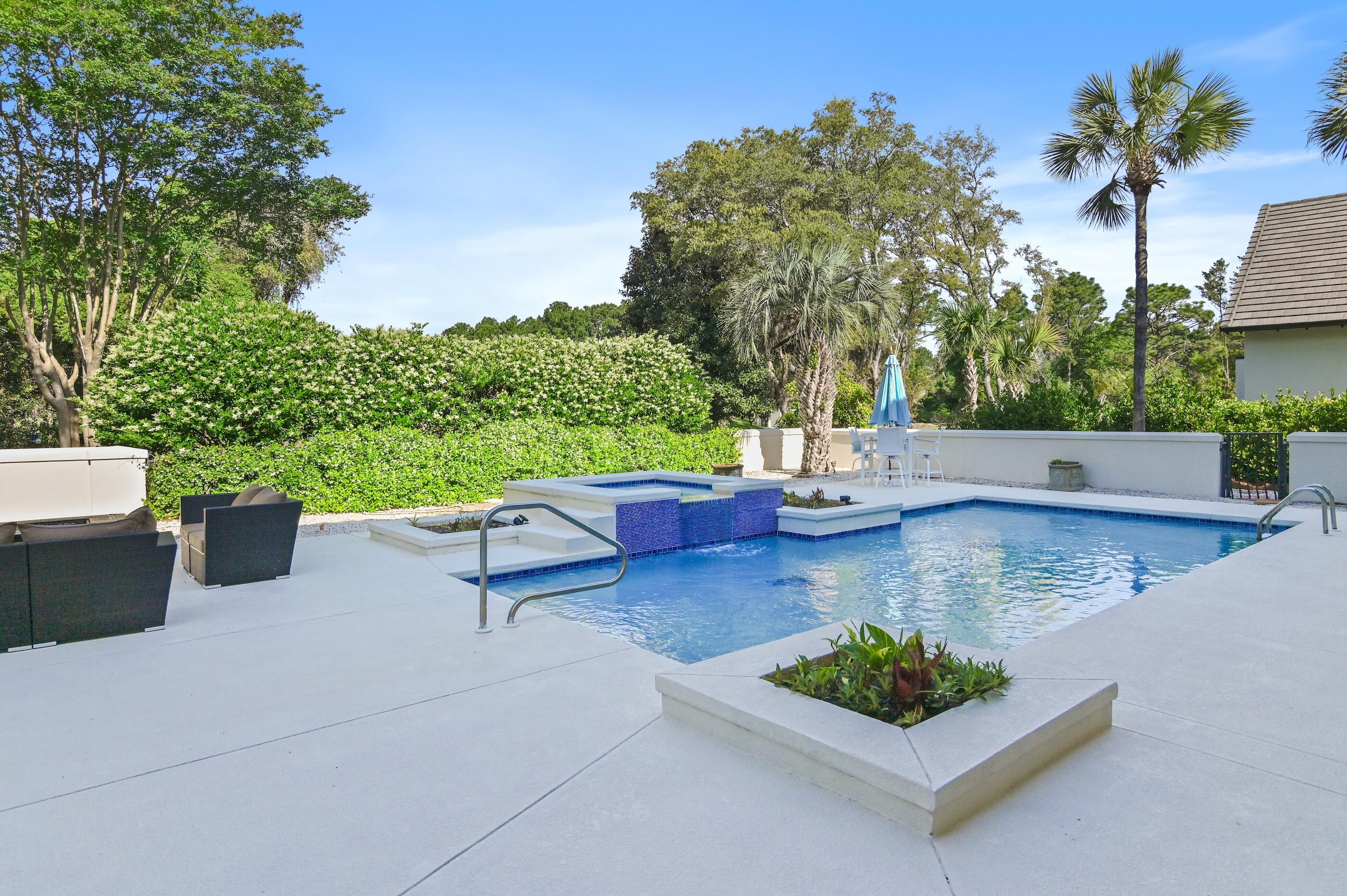 BURNT PINE - Residential