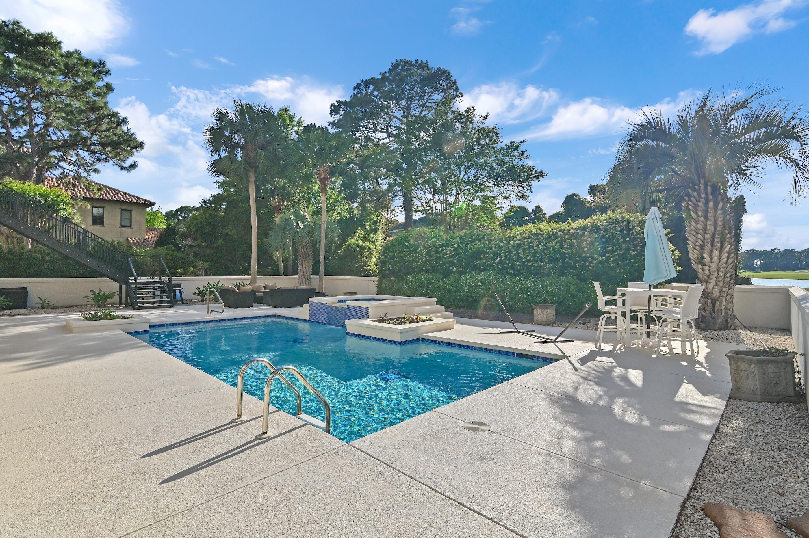 BURNT PINE - Residential