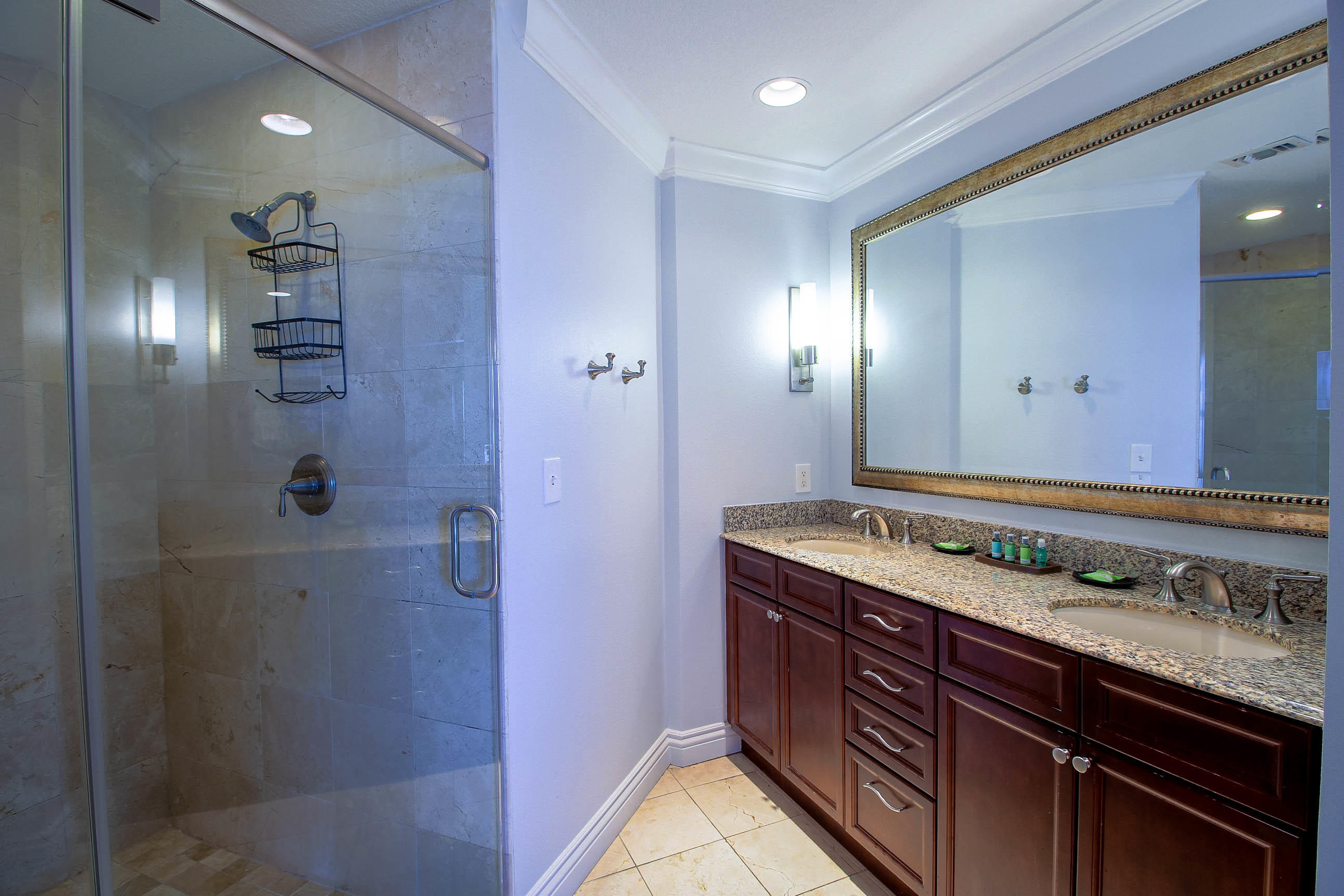 EMERALD GRANDE - Residential