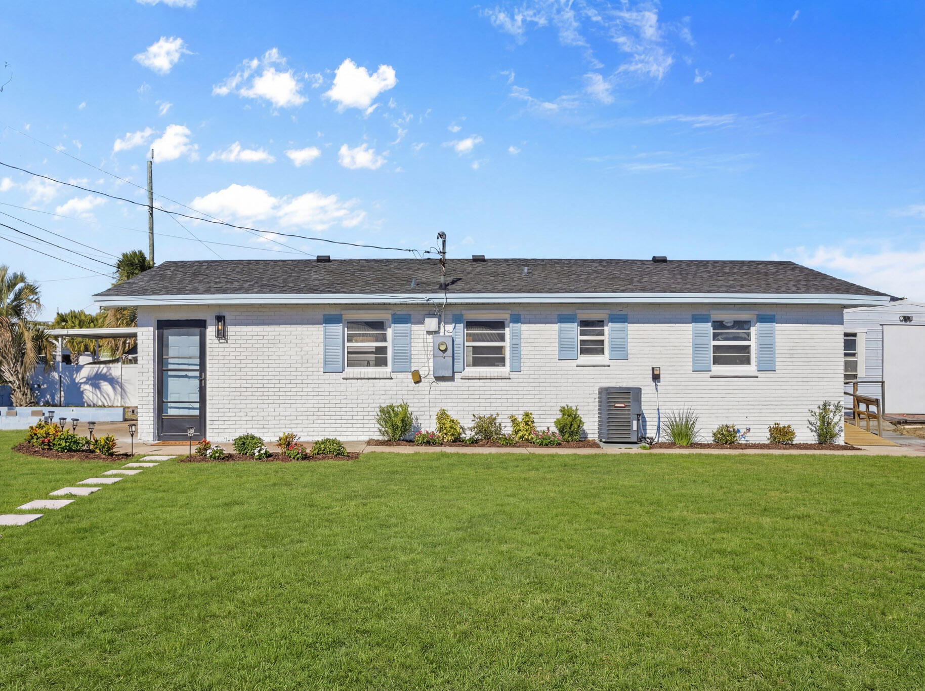 HOLIDAY BEACH UNIT 01 - Residential