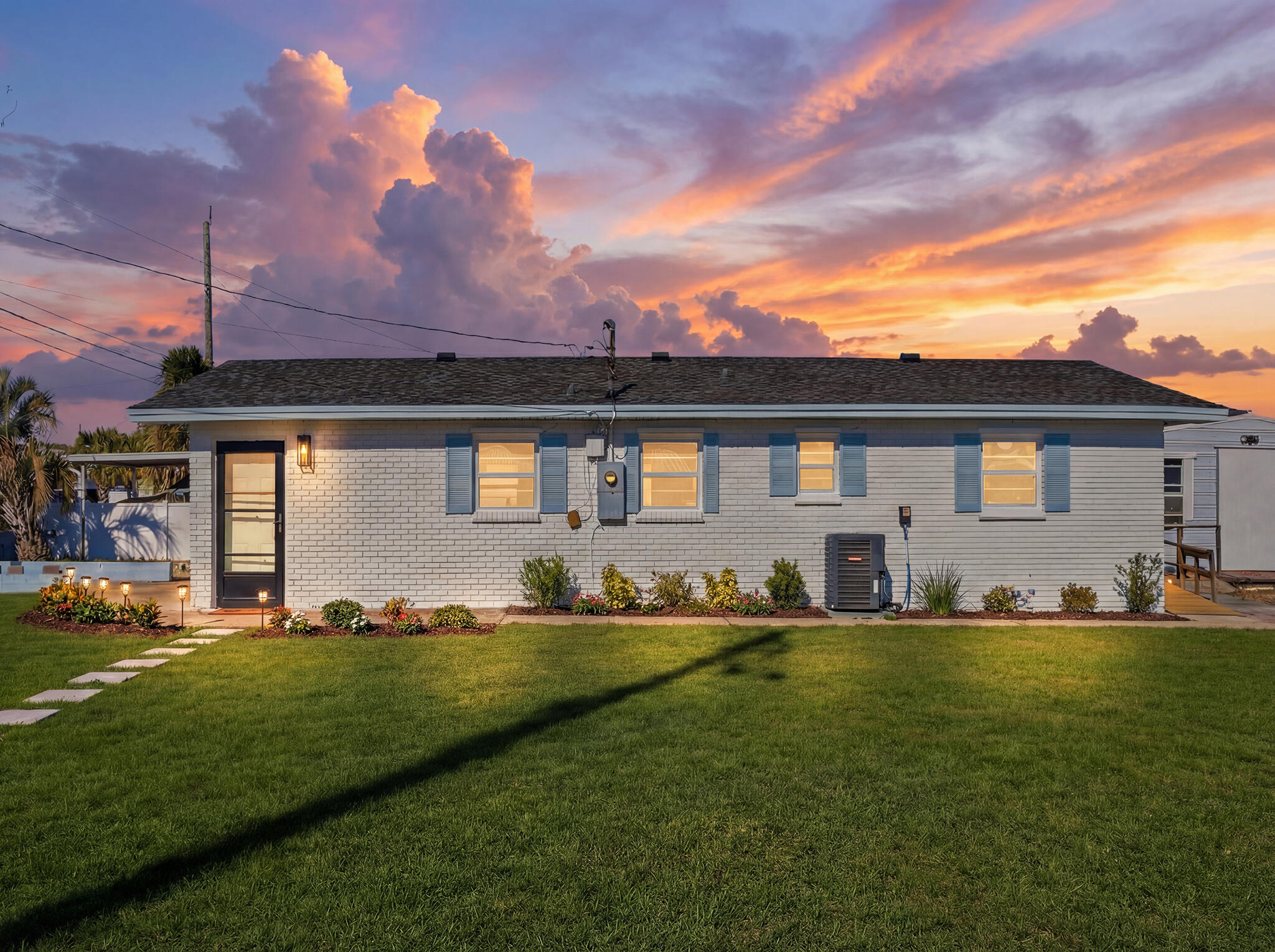 HOLIDAY BEACH UNIT 01 - Residential