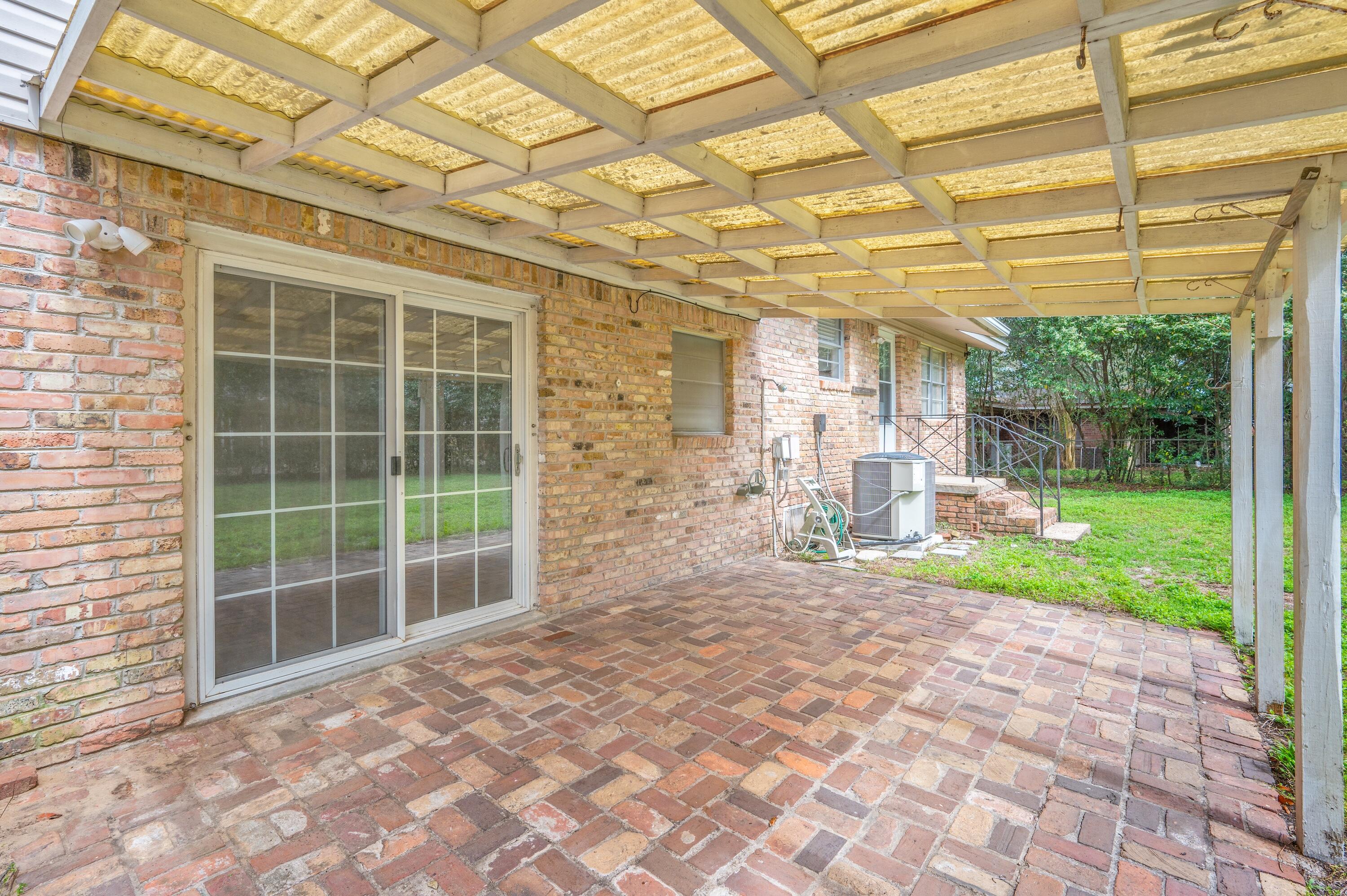 BAYOU WOODS 1ST ADDN - Residential