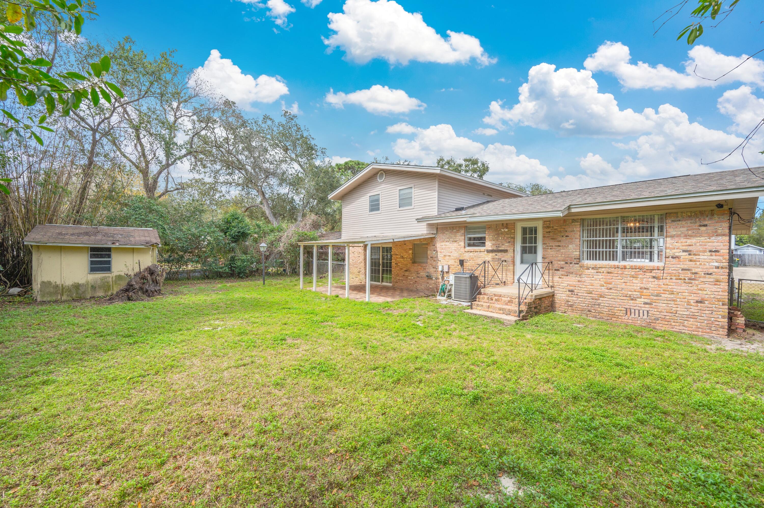 BAYOU WOODS 1ST ADDN - Residential