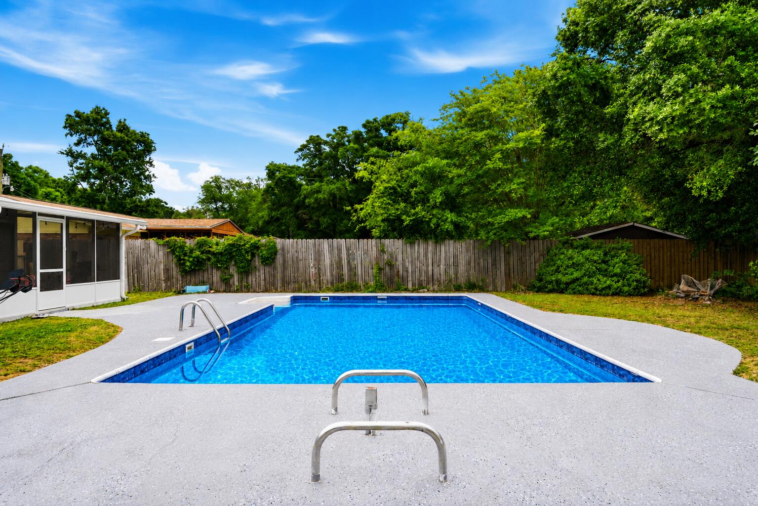 PINE FOREST HEIGHTS - Residential
