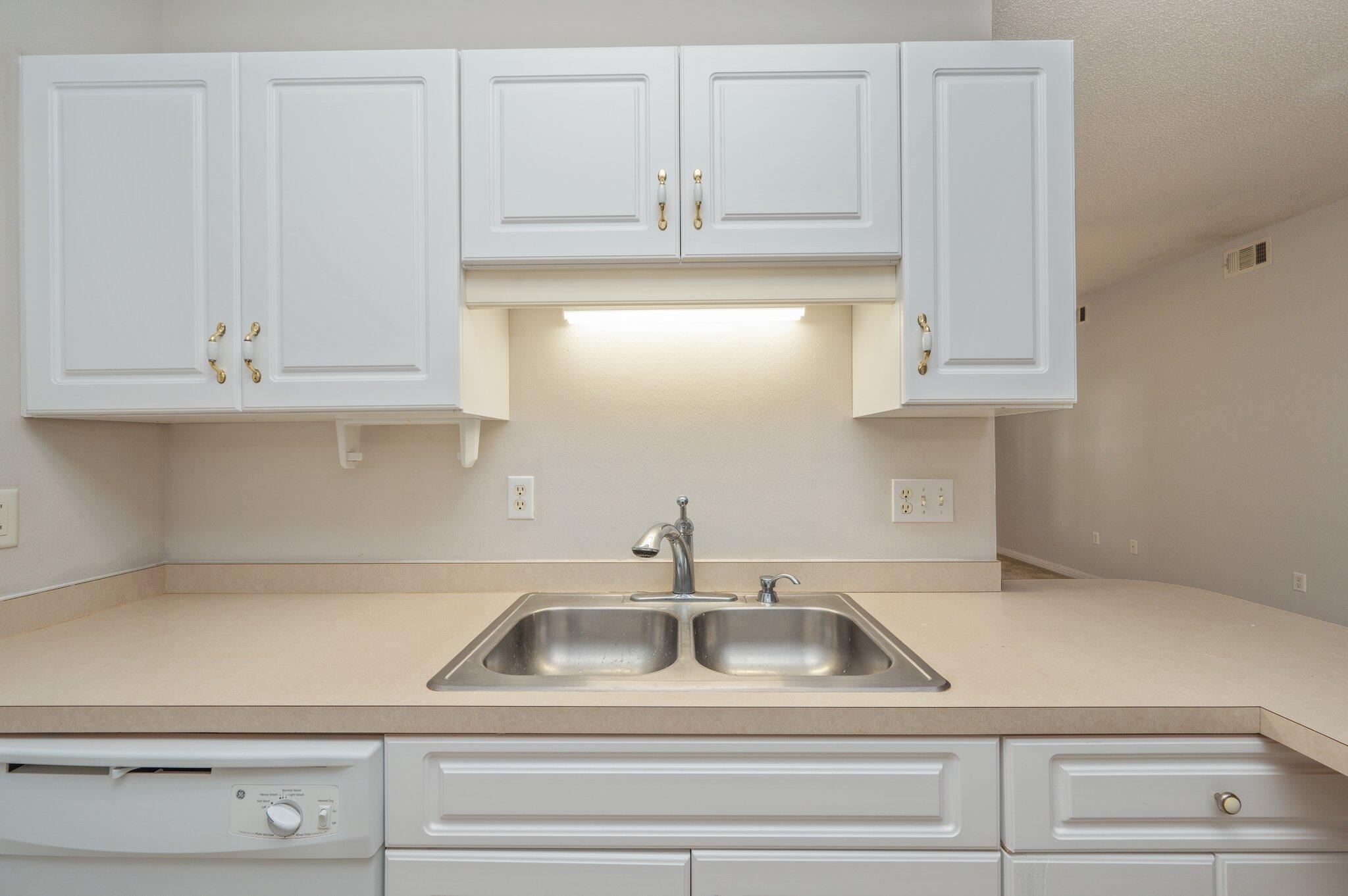 THE OAKS AT NICEVILLE - Residential Lease