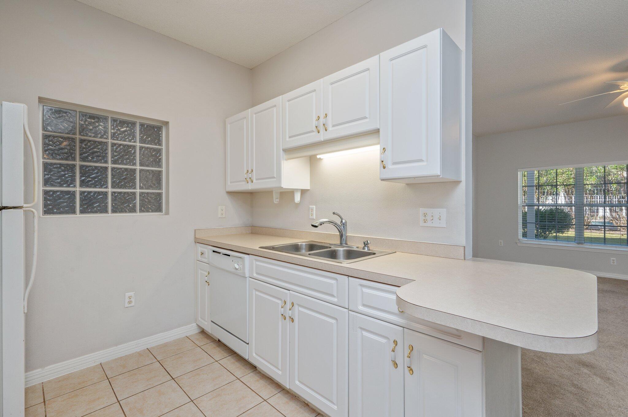 THE OAKS AT NICEVILLE - Residential Lease