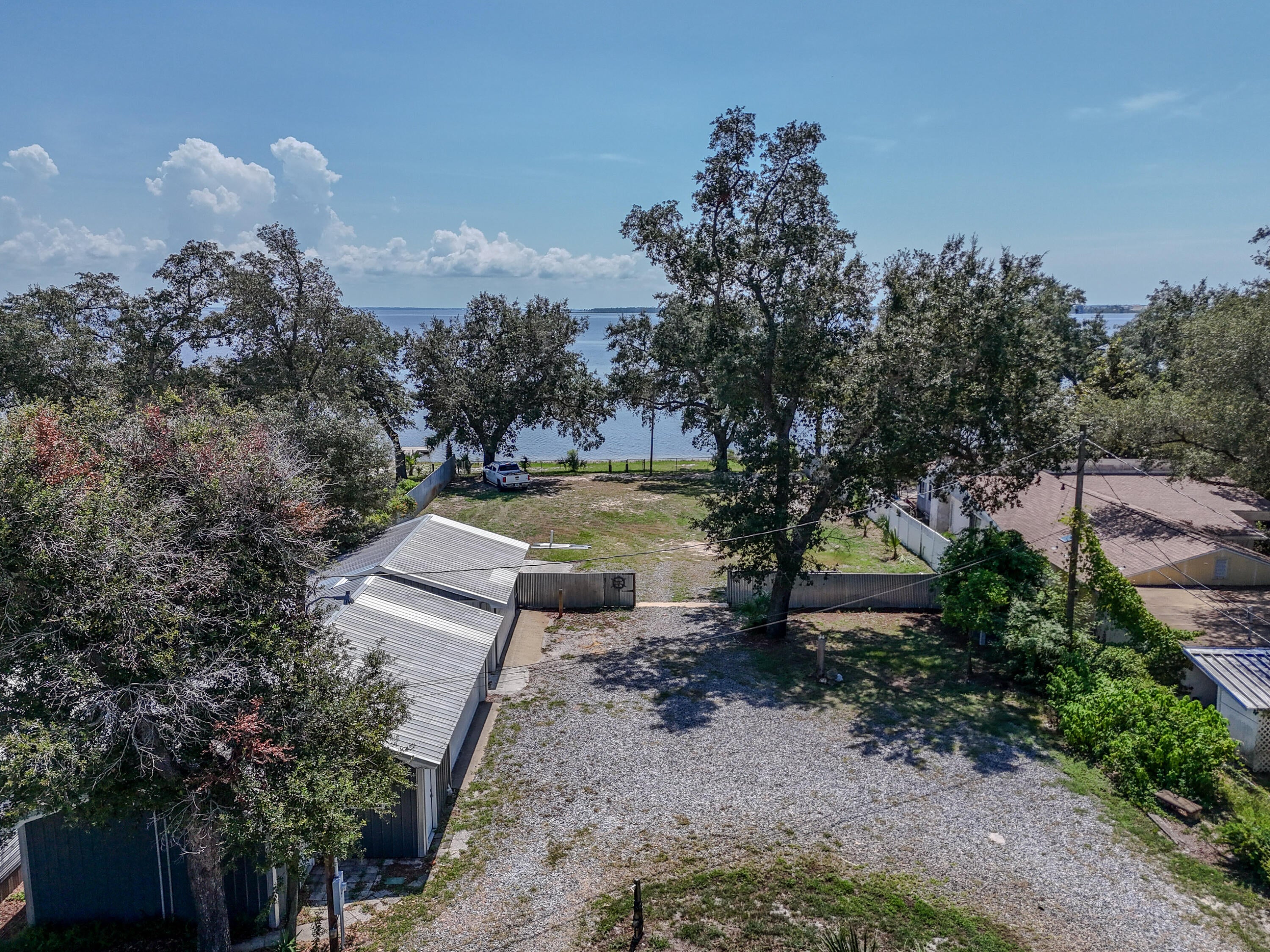 6135 E E Highway 98