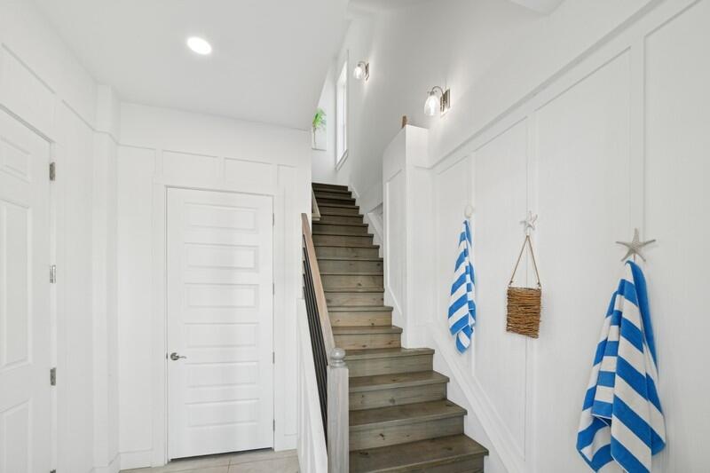 BY THE SEA - Residential