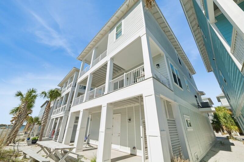 BY THE SEA - Residential