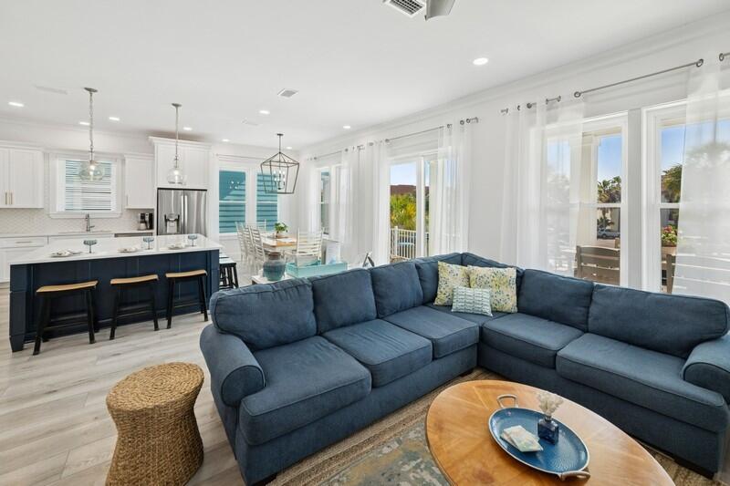 BY THE SEA - Residential