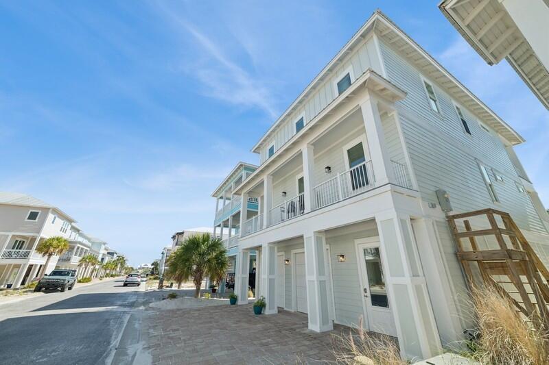 BY THE SEA - Residential