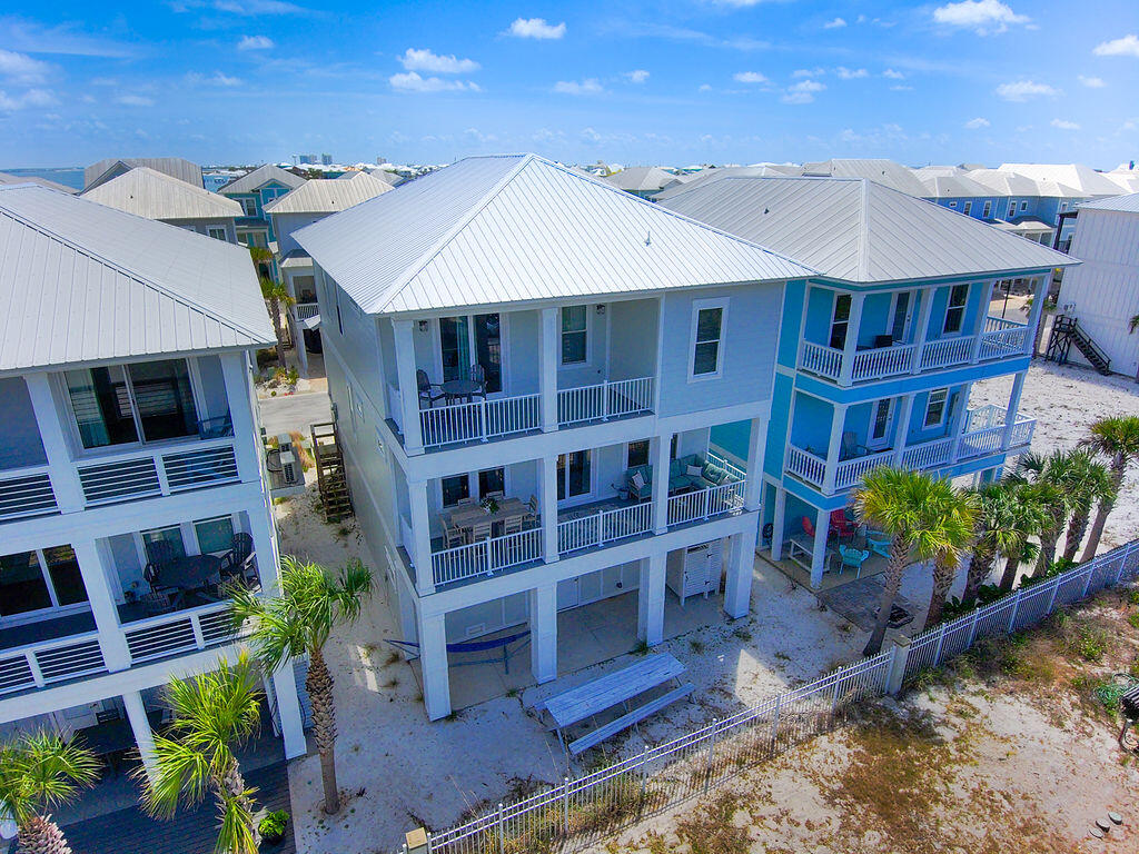 BY THE SEA - Residential