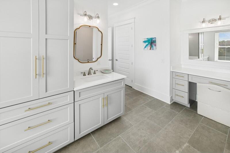 BY THE SEA - Residential