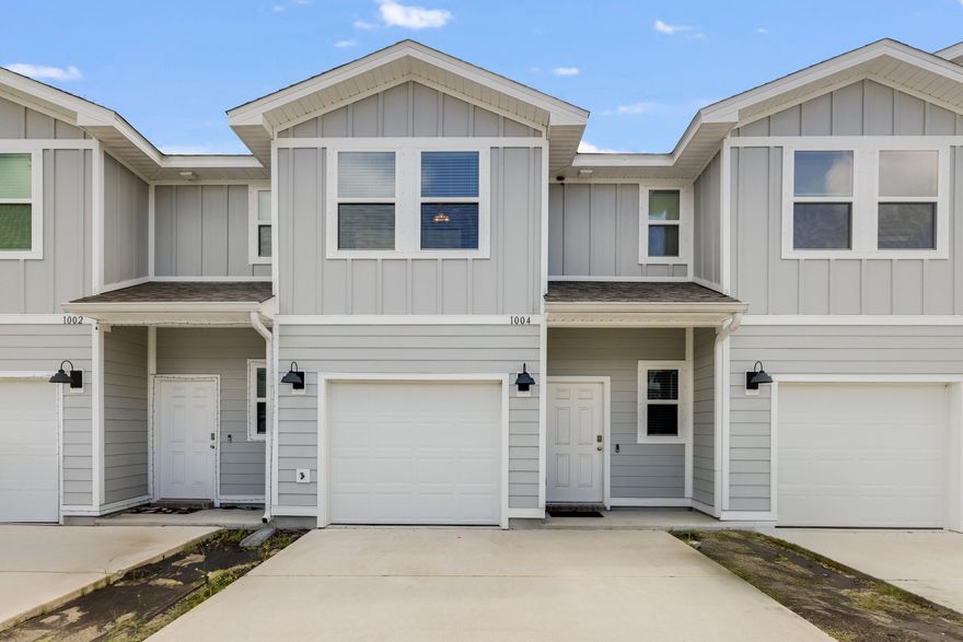 Modern comfort meets everyday convenience in this nearly new 3-bedroom, 2.5-bath townhome in Fort Walton Beach. Designed with clean lines and a functional layout, the home offers open living spaces, updated finishes, and low-maintenance living ideal for today's renter.
Freshly available for lease, it provides a move-in-ready experience with the benefits of newer construction and thoughtful design throughout.
Conveniently located near shopping, dining, military bases, and the white-sand beaches of the Emerald Coast, this home puts everything within easy reach.
Be among the first to tour and secure this standout McLaren rental opportunity.