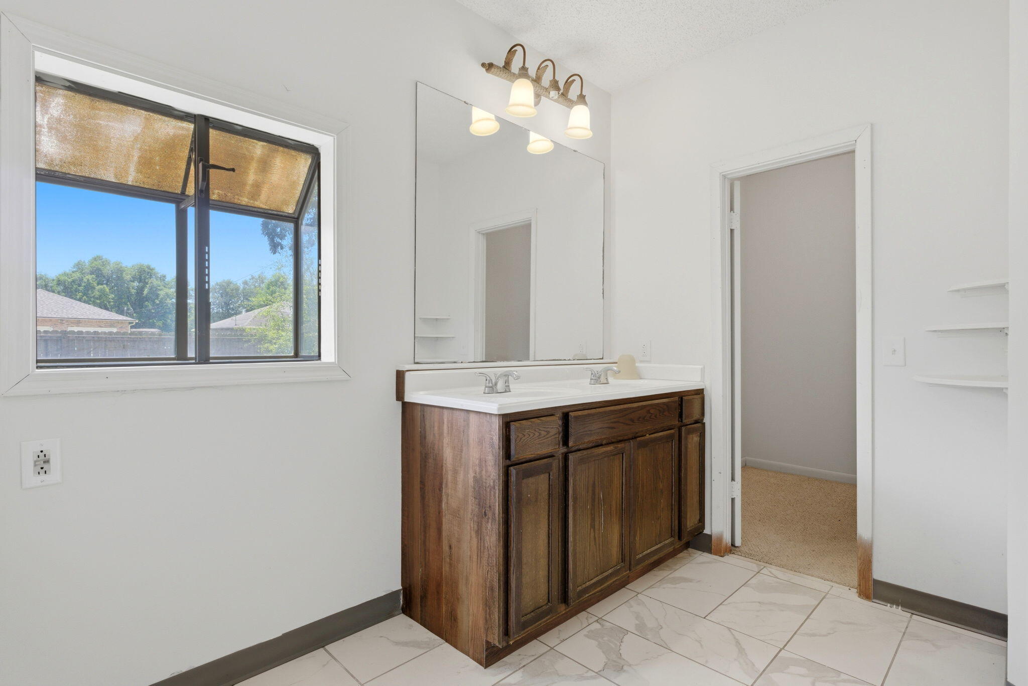 HOLLEY BY THE SEA - Residential