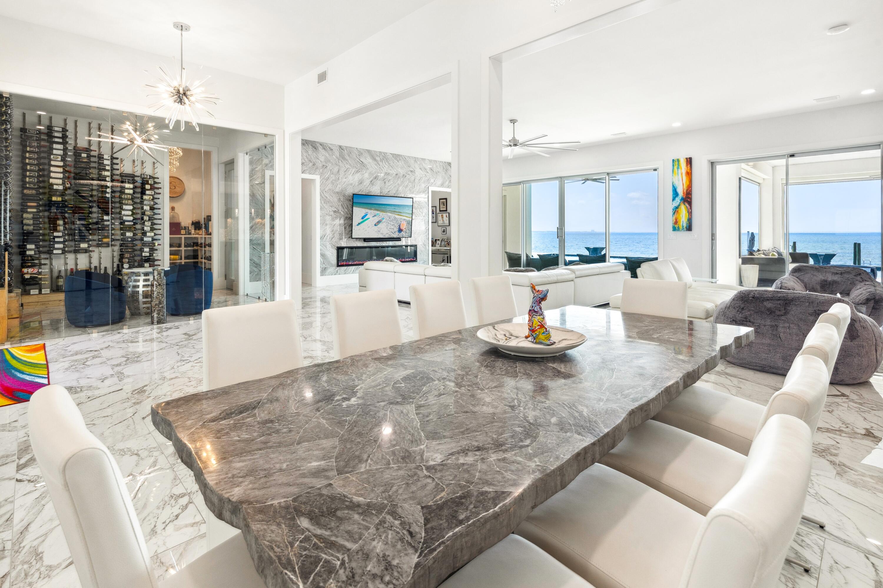 BURNT PINE - Residential