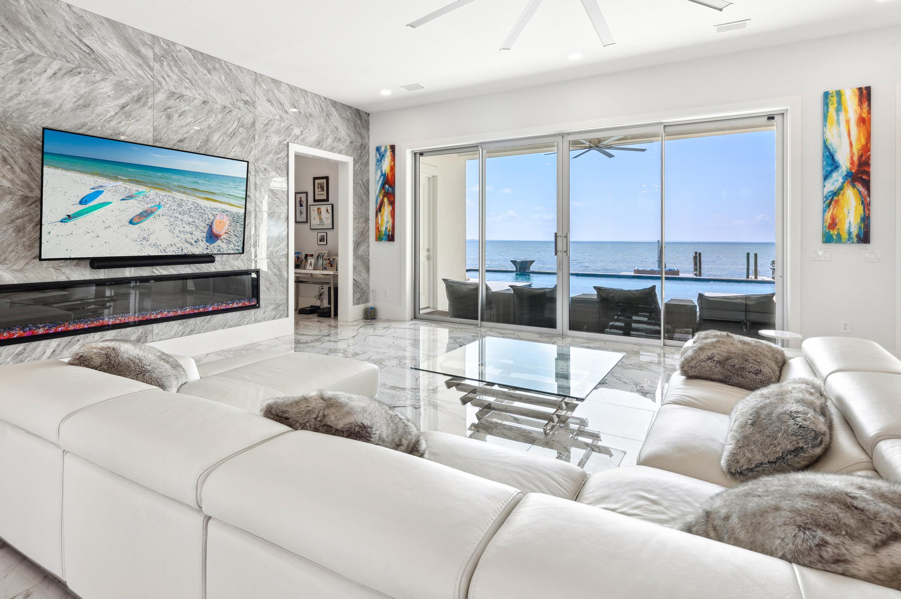 BURNT PINE - Residential