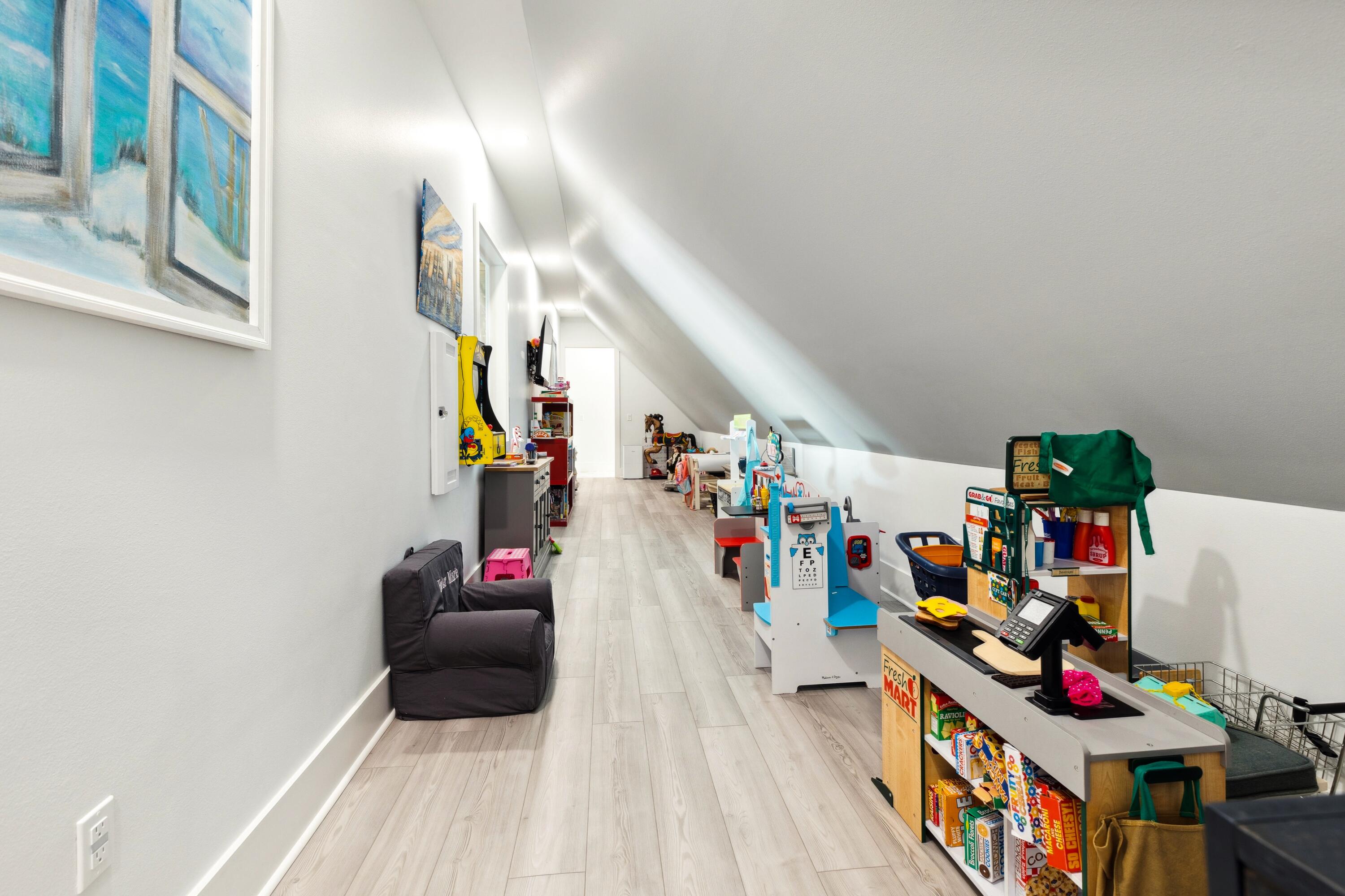 BURNT PINE - Residential