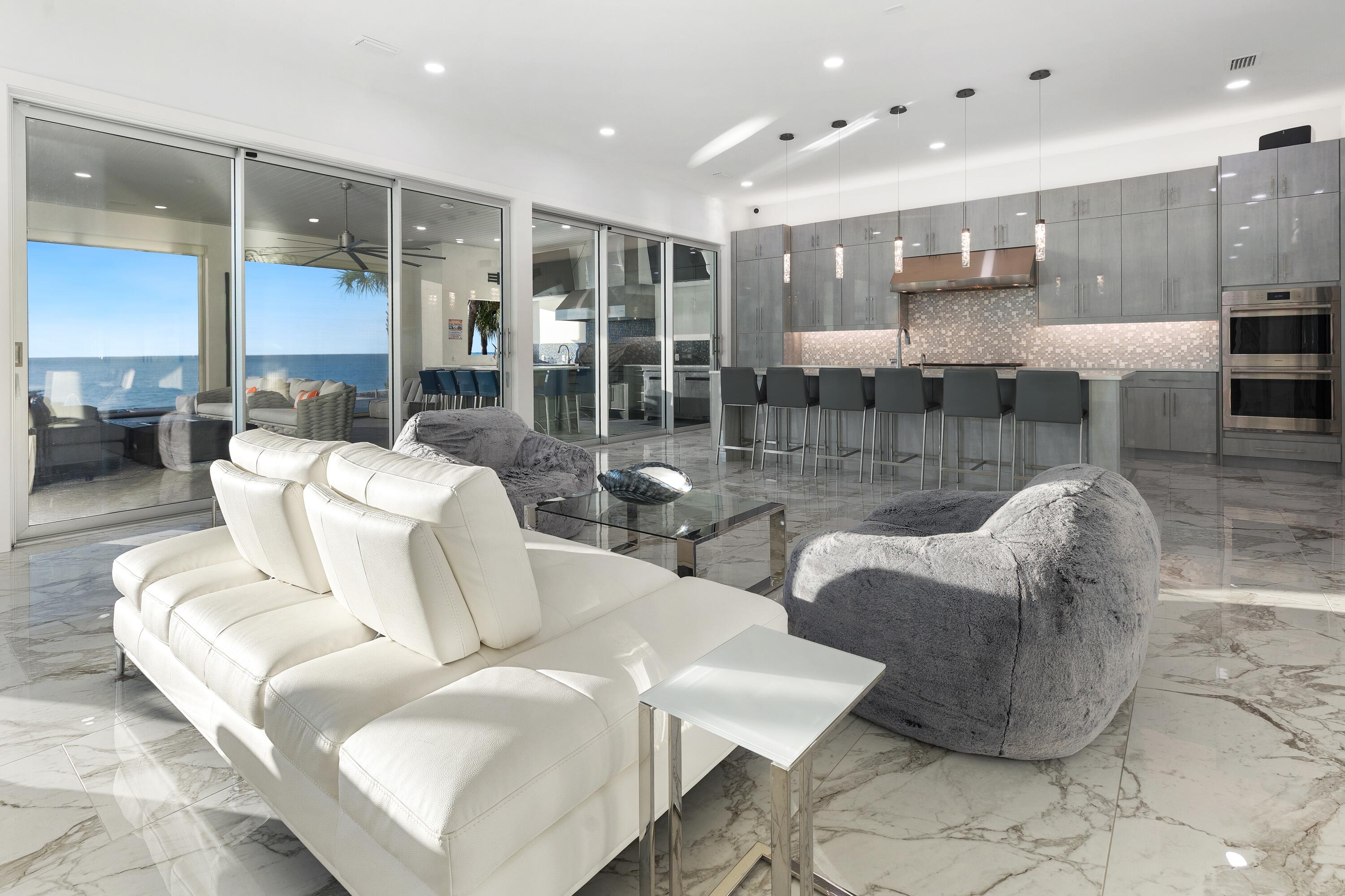 BURNT PINE - Residential