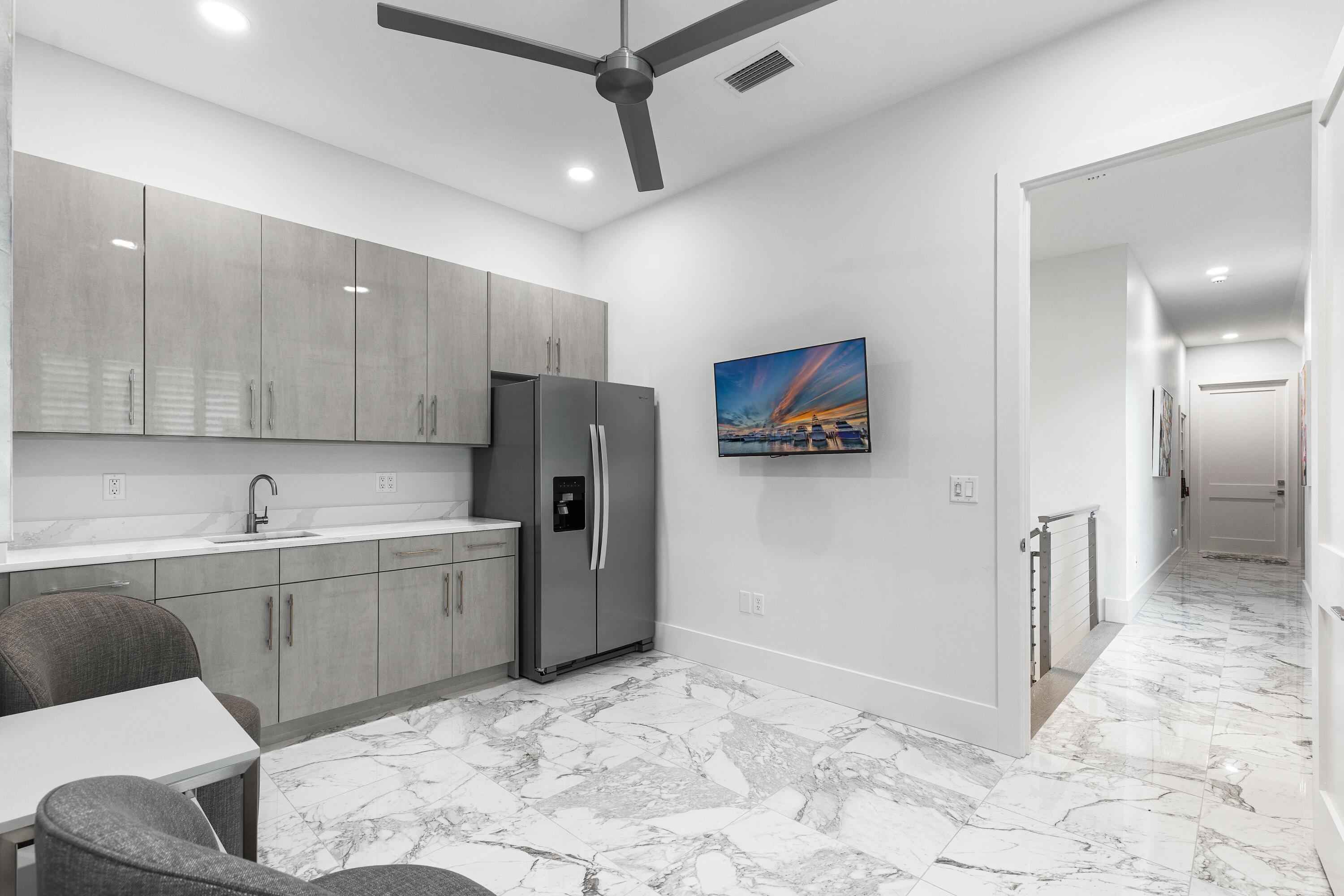 BURNT PINE - Residential