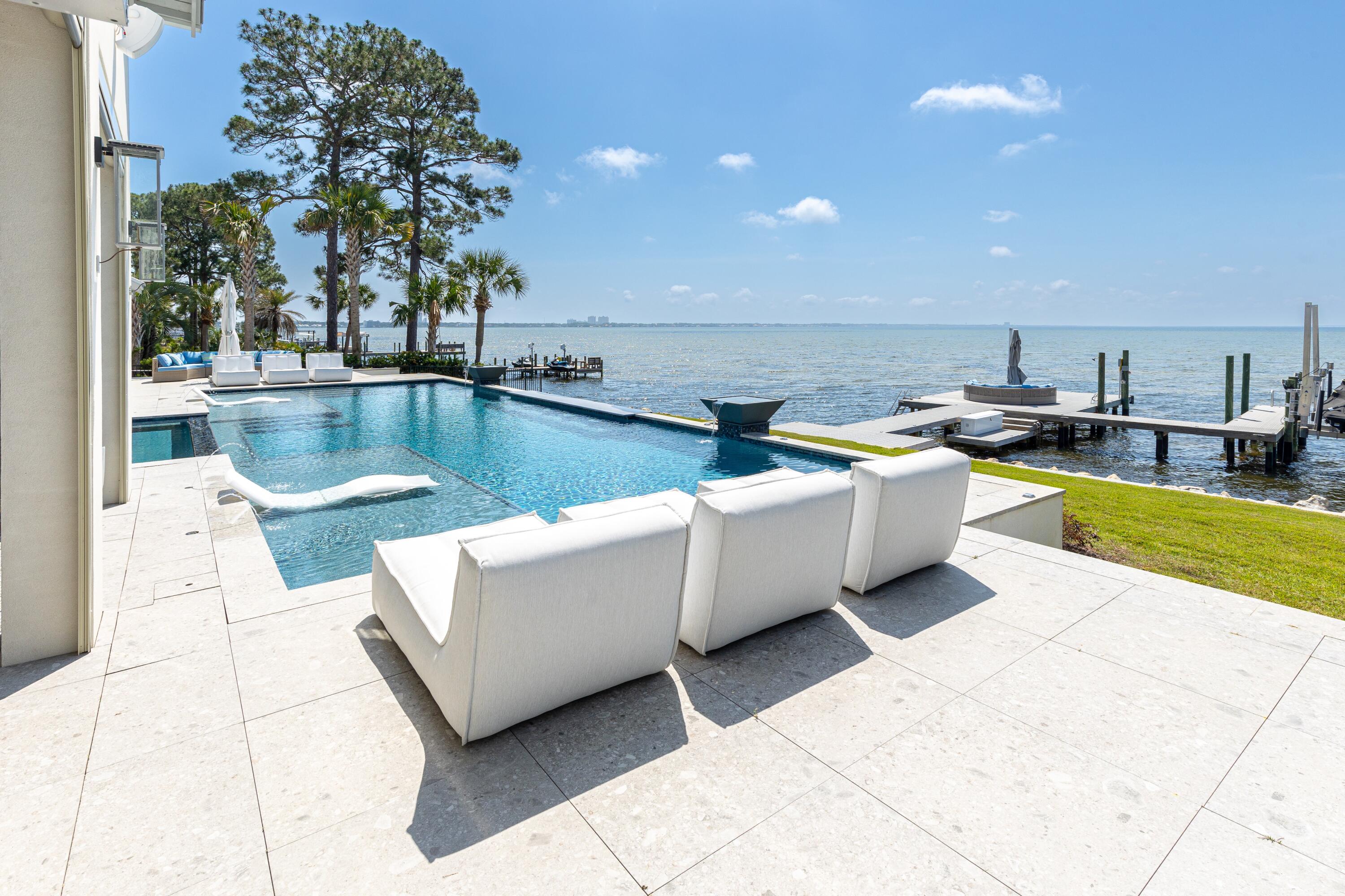 BURNT PINE - Residential