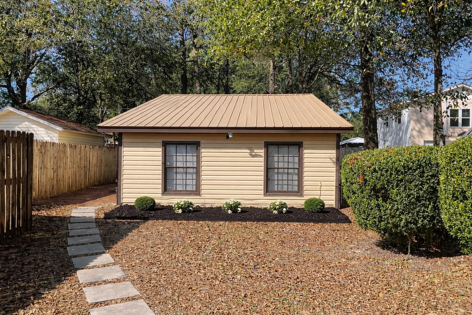 CRESTVIEW - Residential Lease