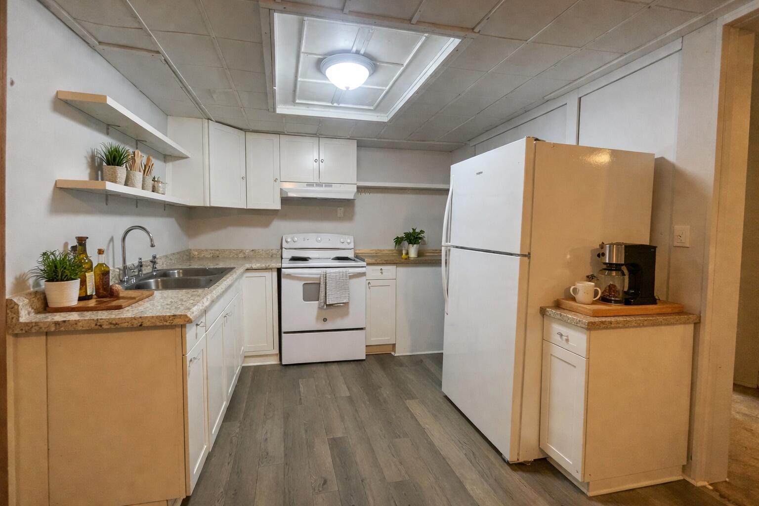 CRESTVIEW - Residential Lease