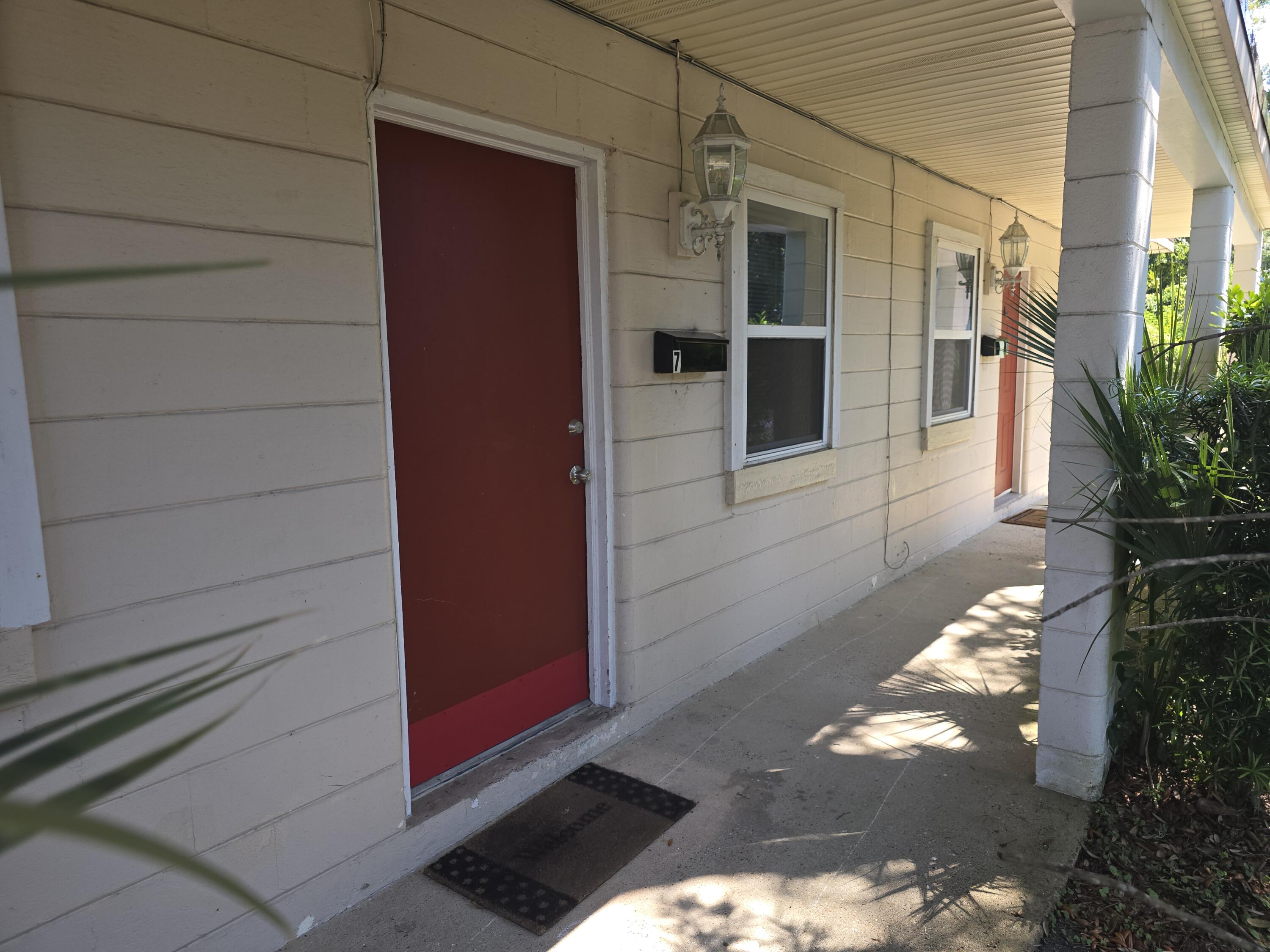 EDGEWATER - Residential Lease