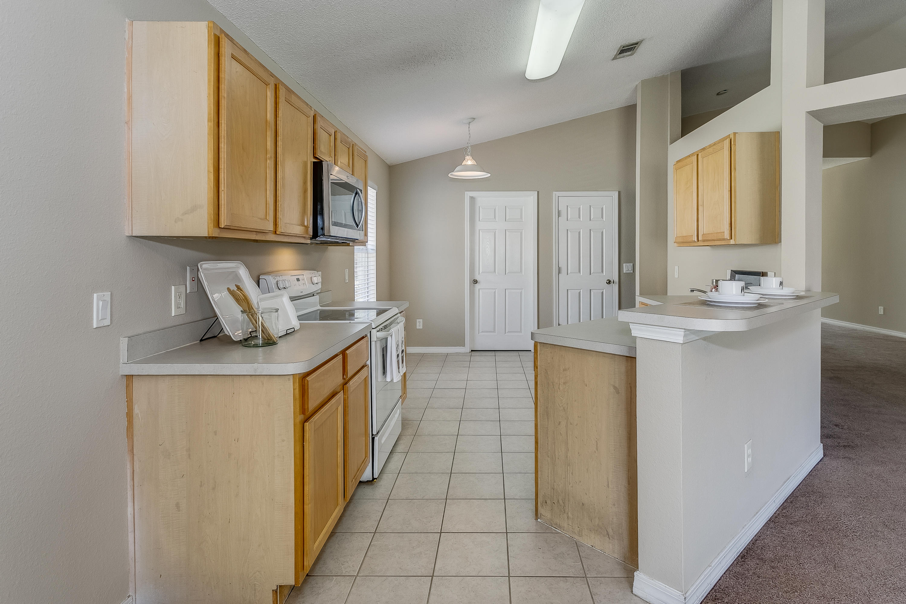 HOLSBERRY ESTATES - Residential