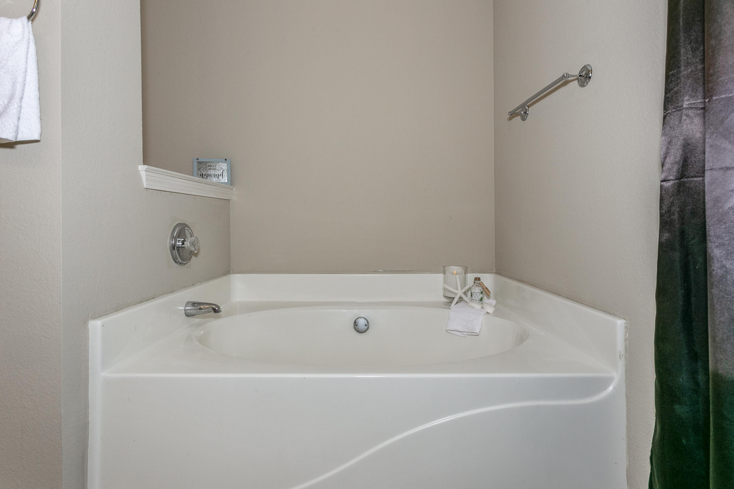 HOLSBERRY ESTATES - Residential