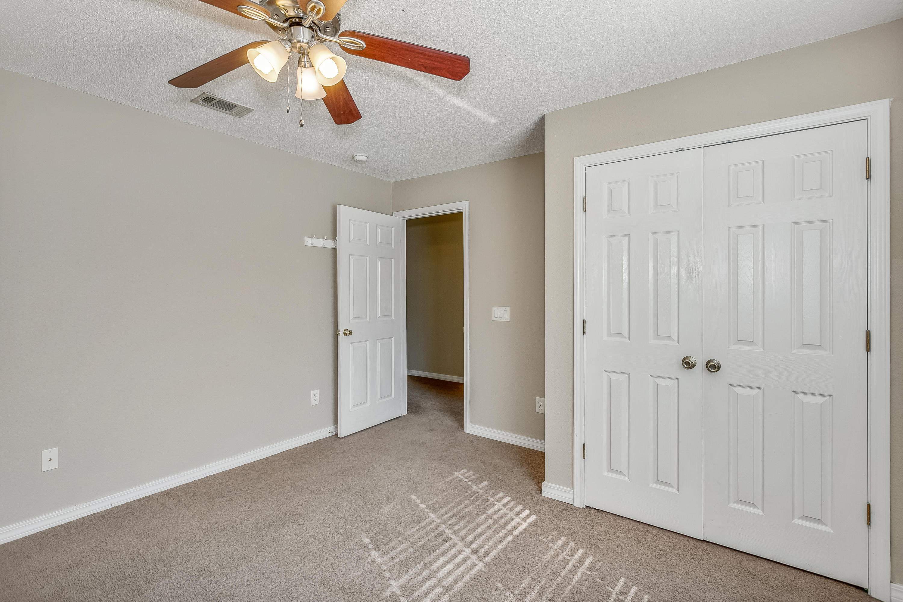 HOLSBERRY ESTATES - Residential