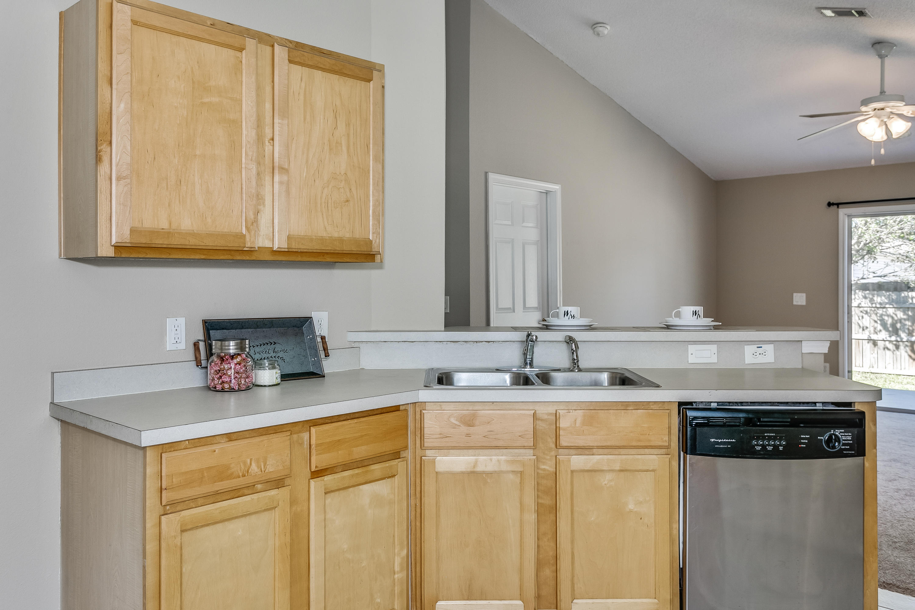 HOLSBERRY ESTATES - Residential