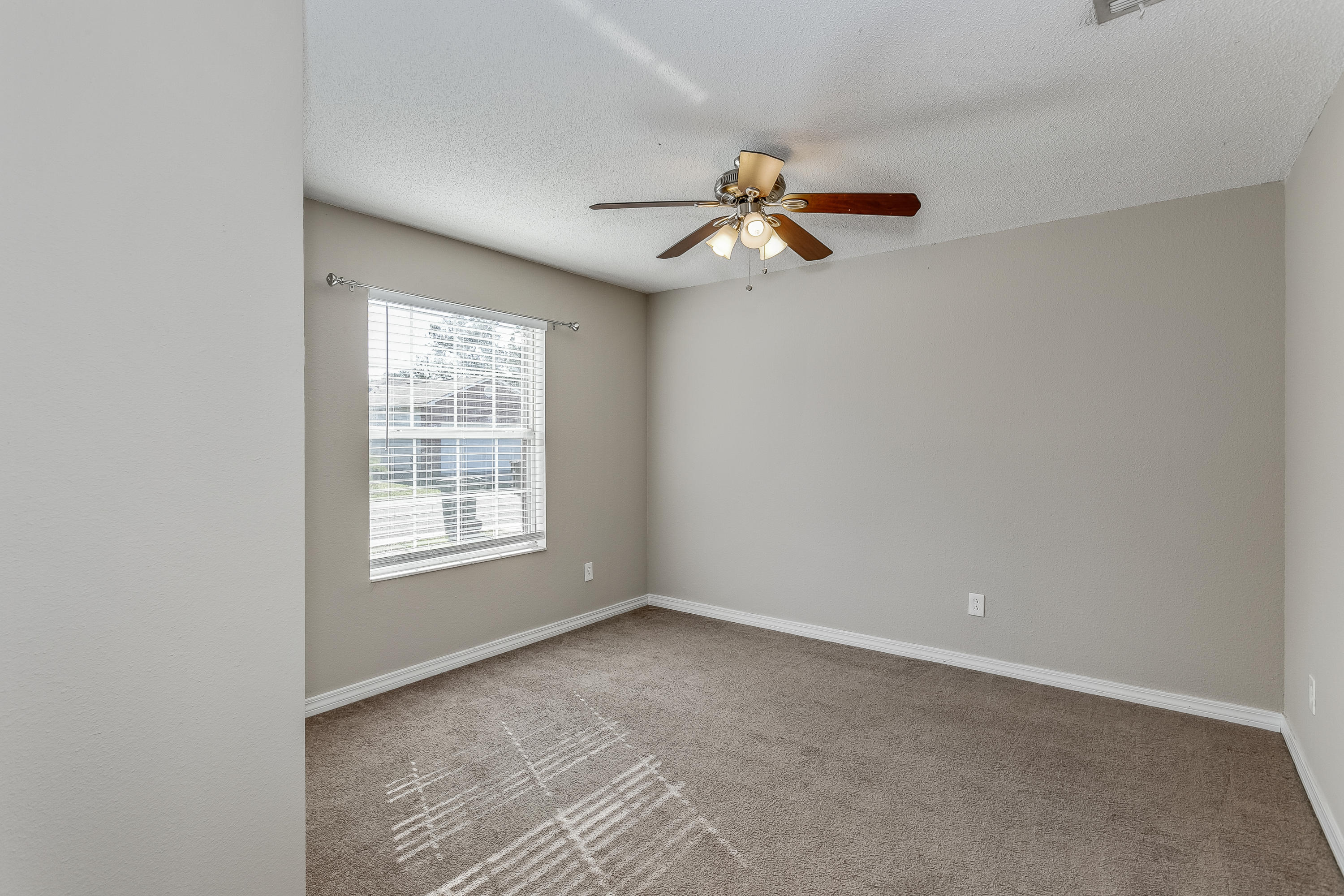 HOLSBERRY ESTATES - Residential