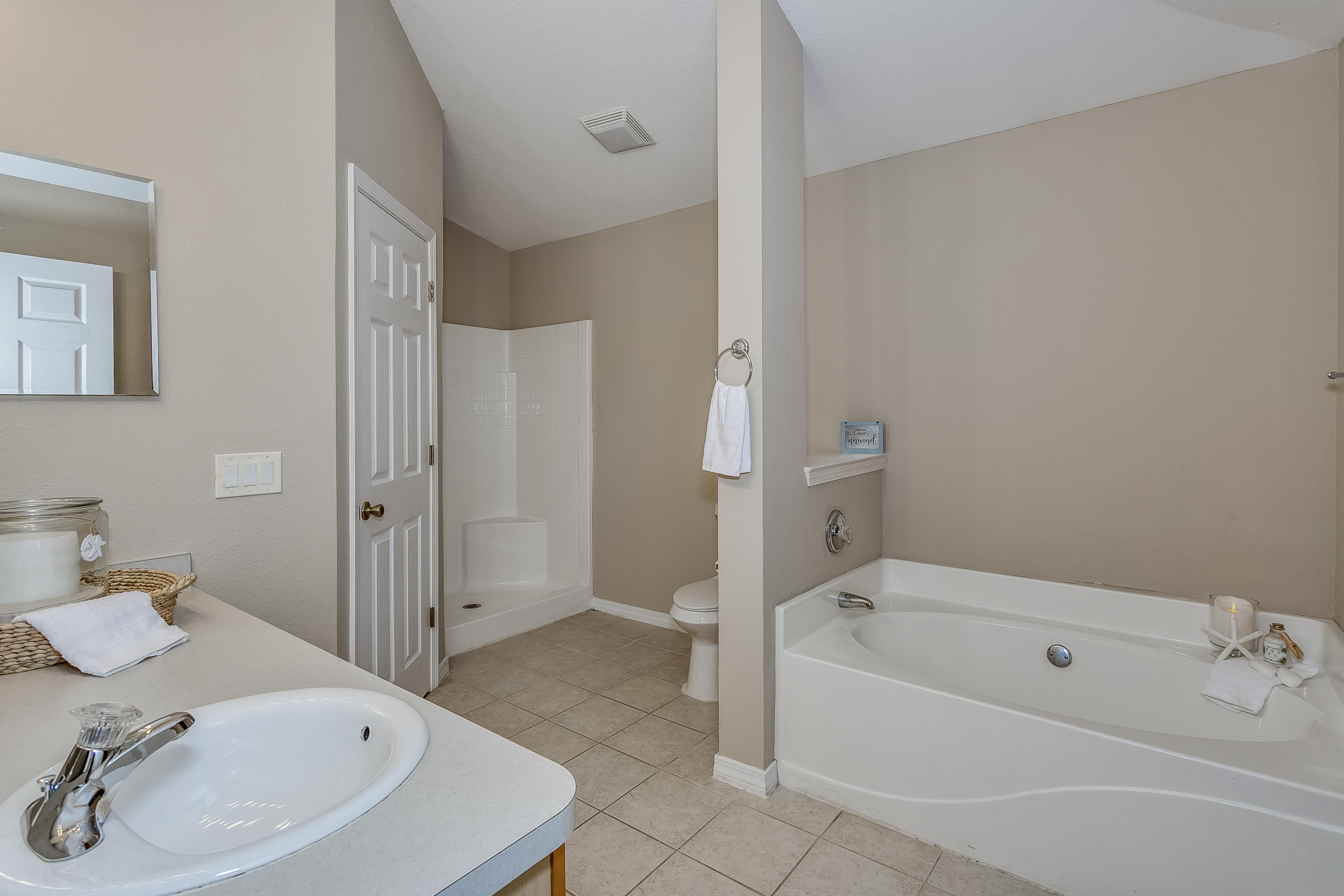 HOLSBERRY ESTATES - Residential