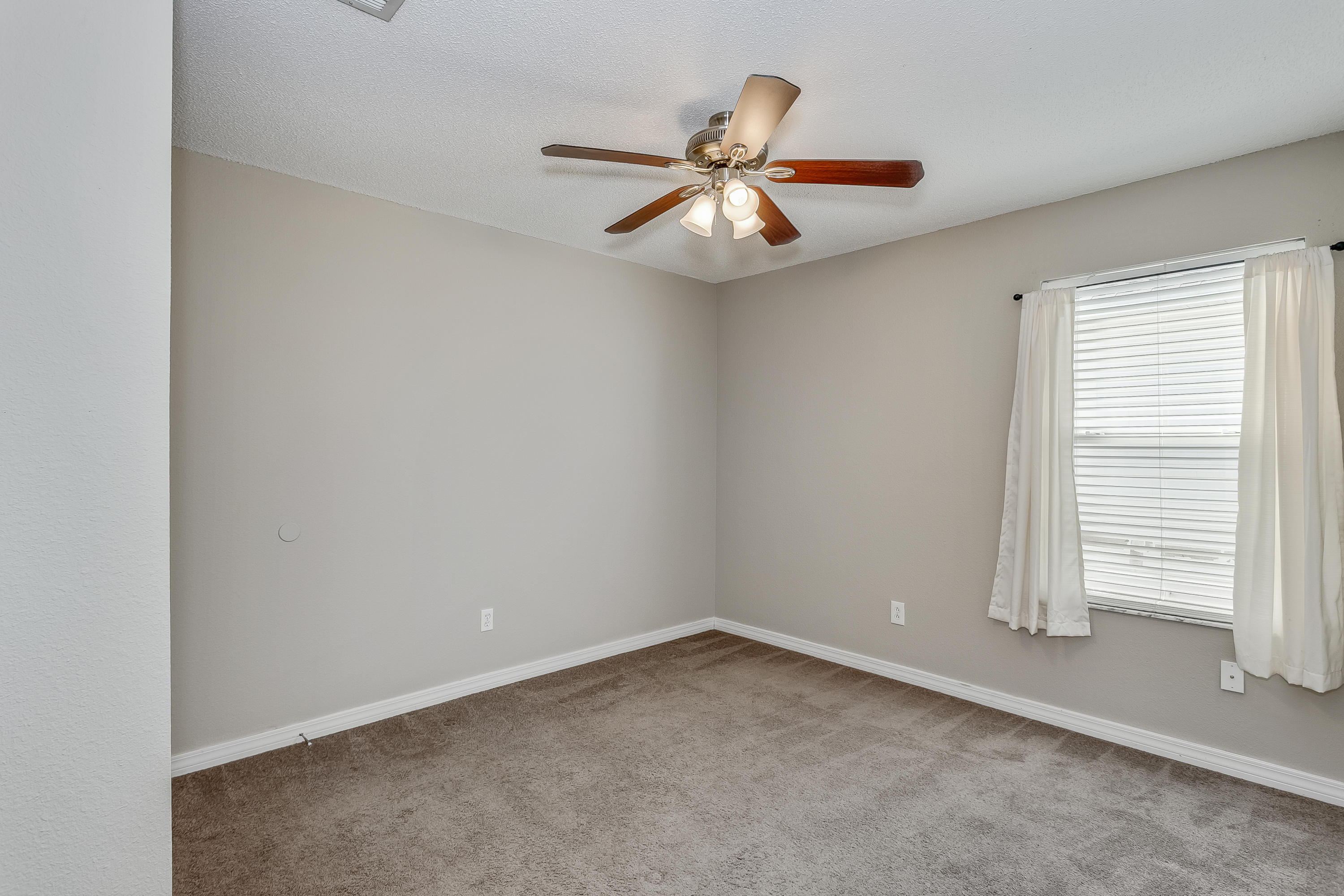 HOLSBERRY ESTATES - Residential