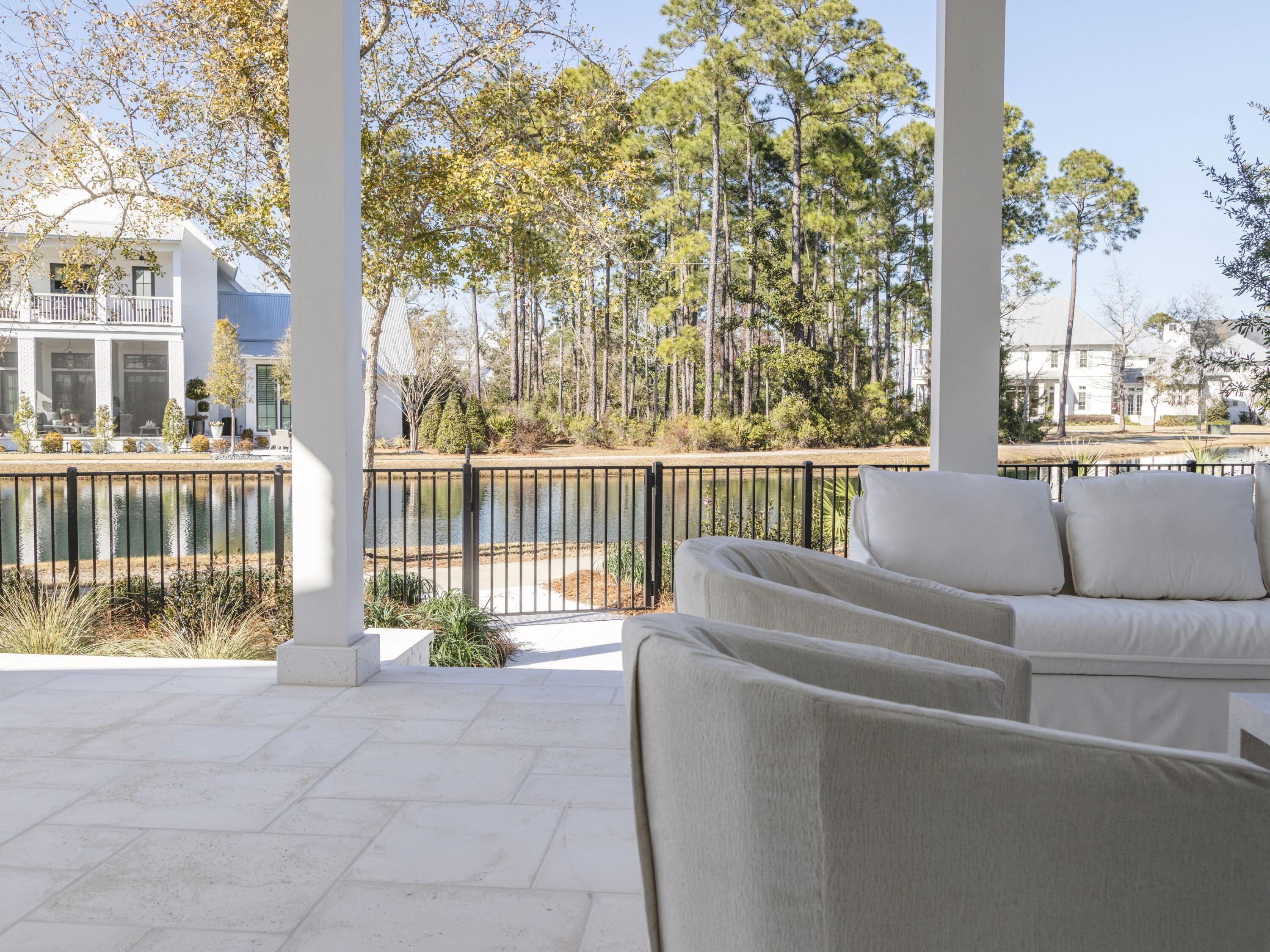 CHURCHILL OAKS - Residential