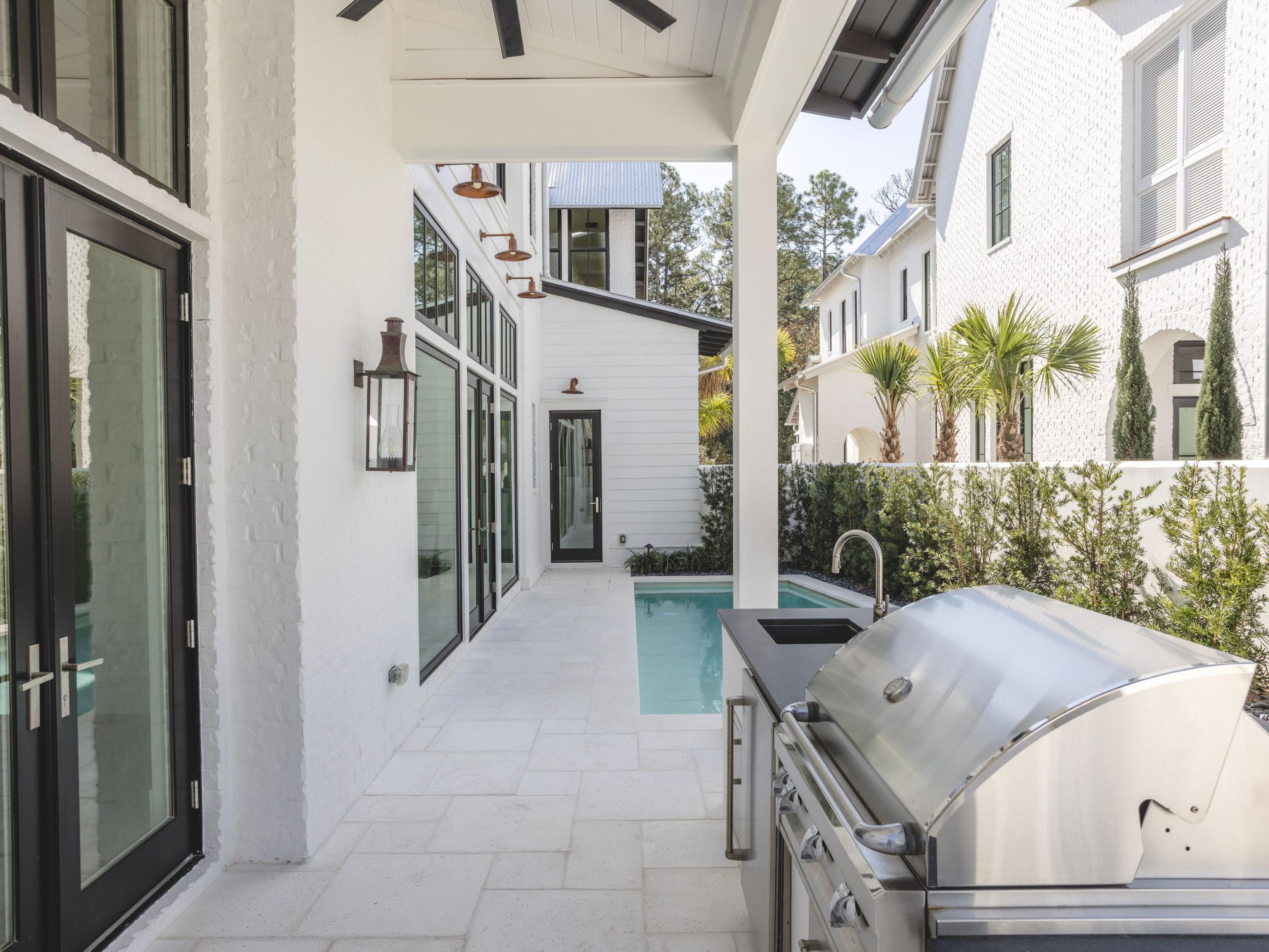 CHURCHILL OAKS - Residential