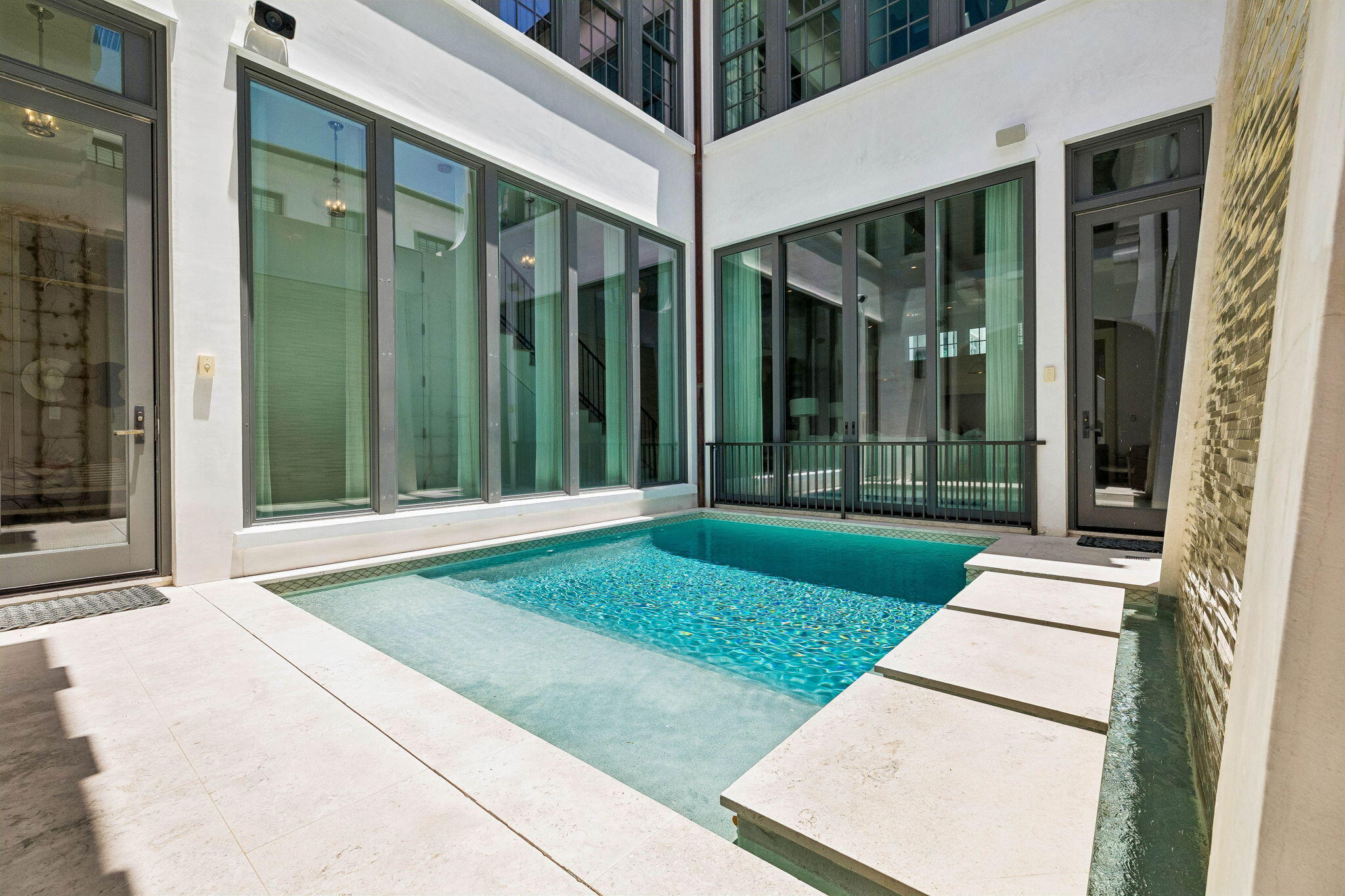 21 S Charles Street