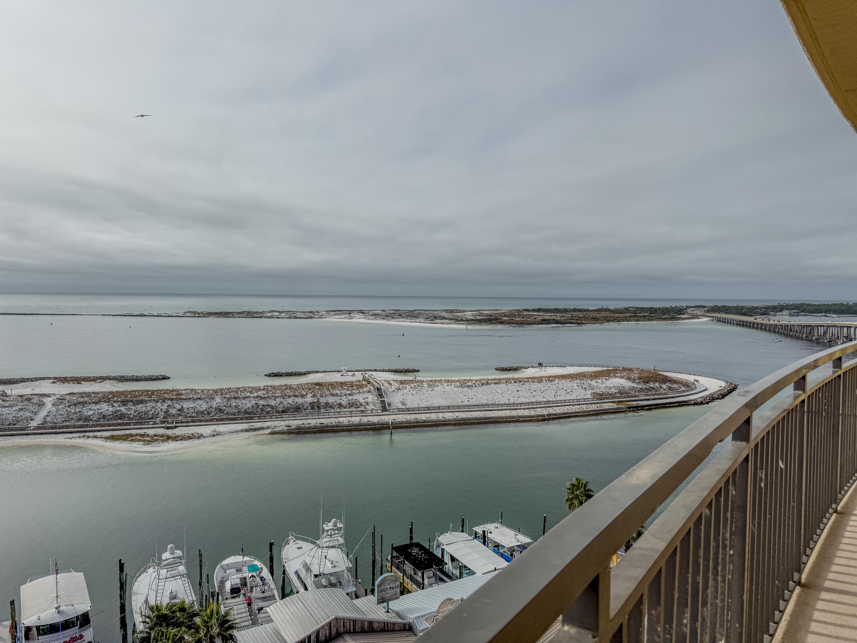 EMERALD GRANDE - Residential