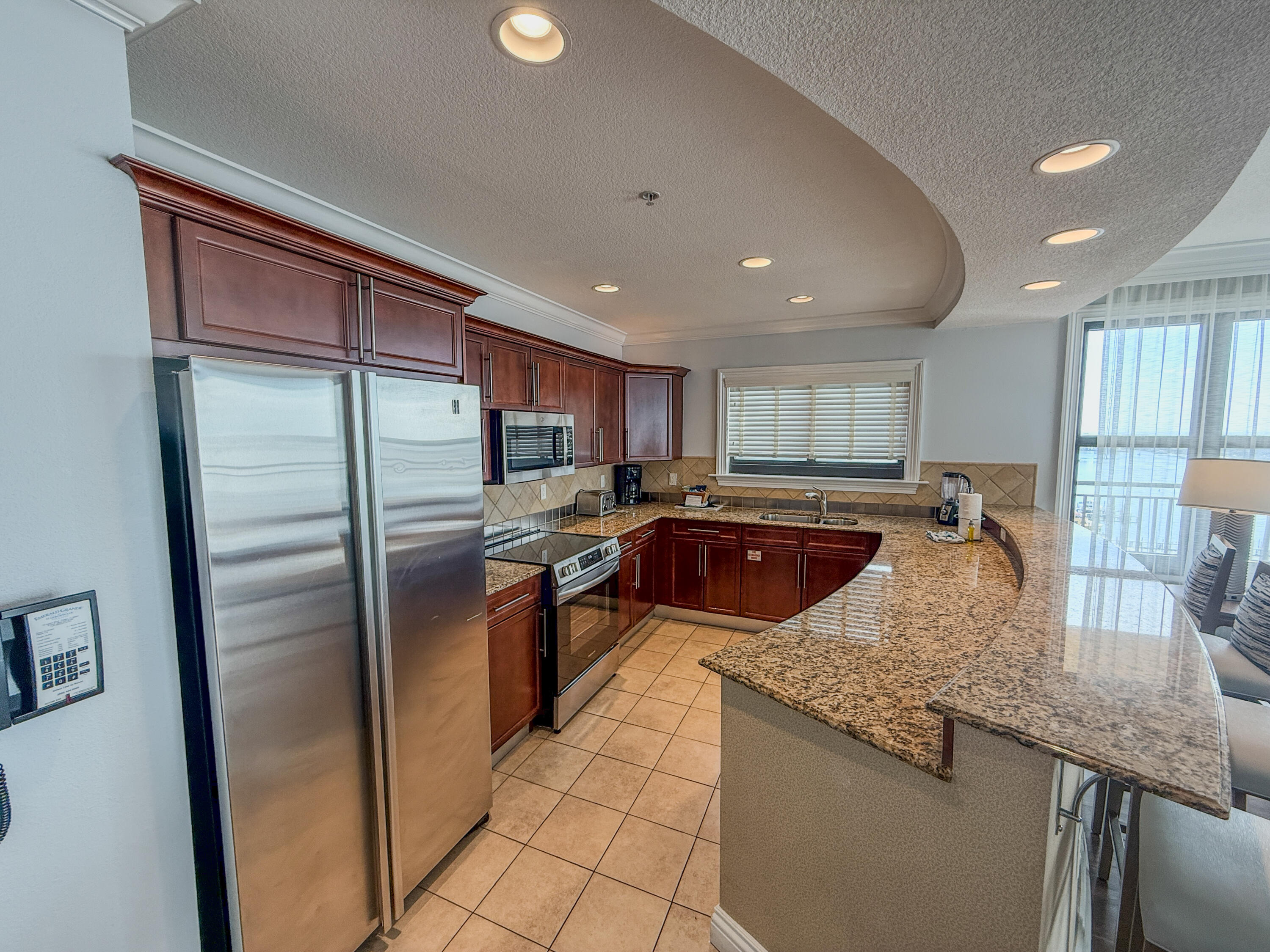 EMERALD GRANDE - Residential