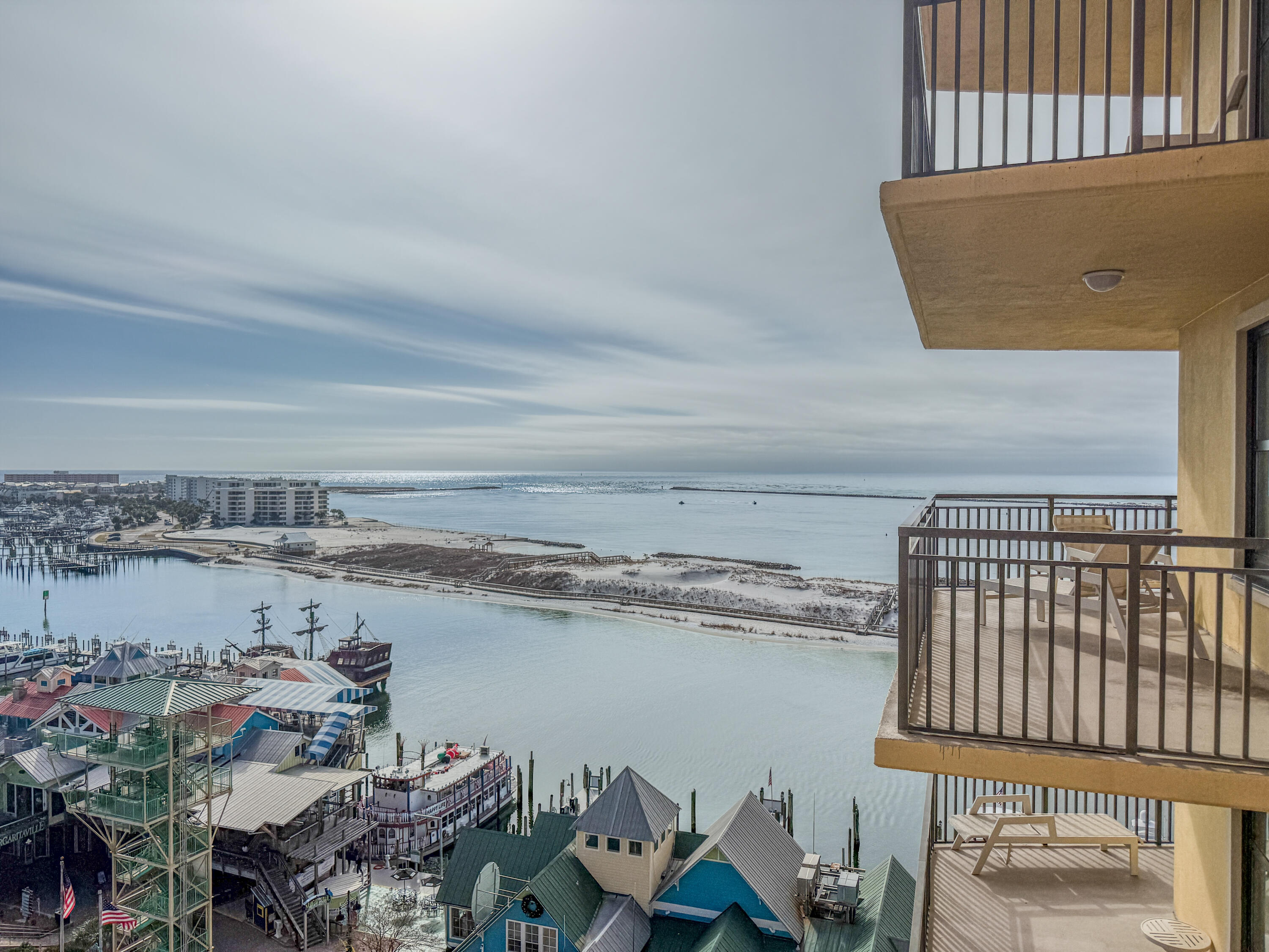 EMERALD GRANDE - Residential